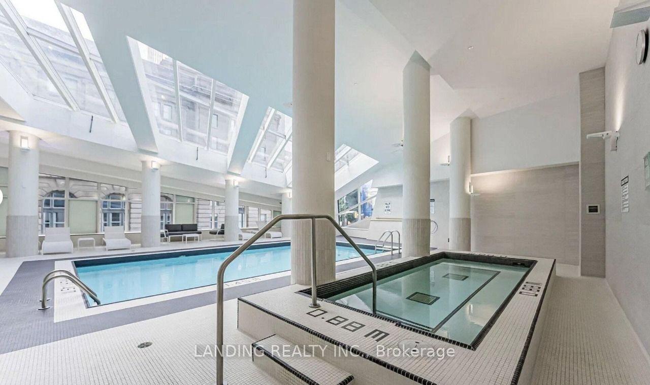 Photo 15 of Unit 3304, 8 The Esplanade Avenue, Toronto, Waterfront Communities — HOMEH
