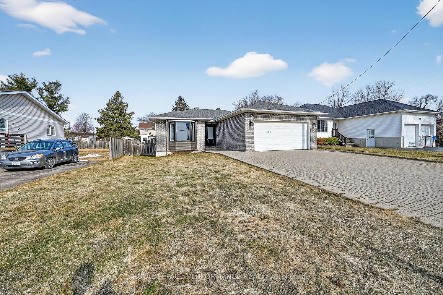 Photo 4 of 107 Lorne Street, Smiths Falls, Smiths Falls — HOMEH
