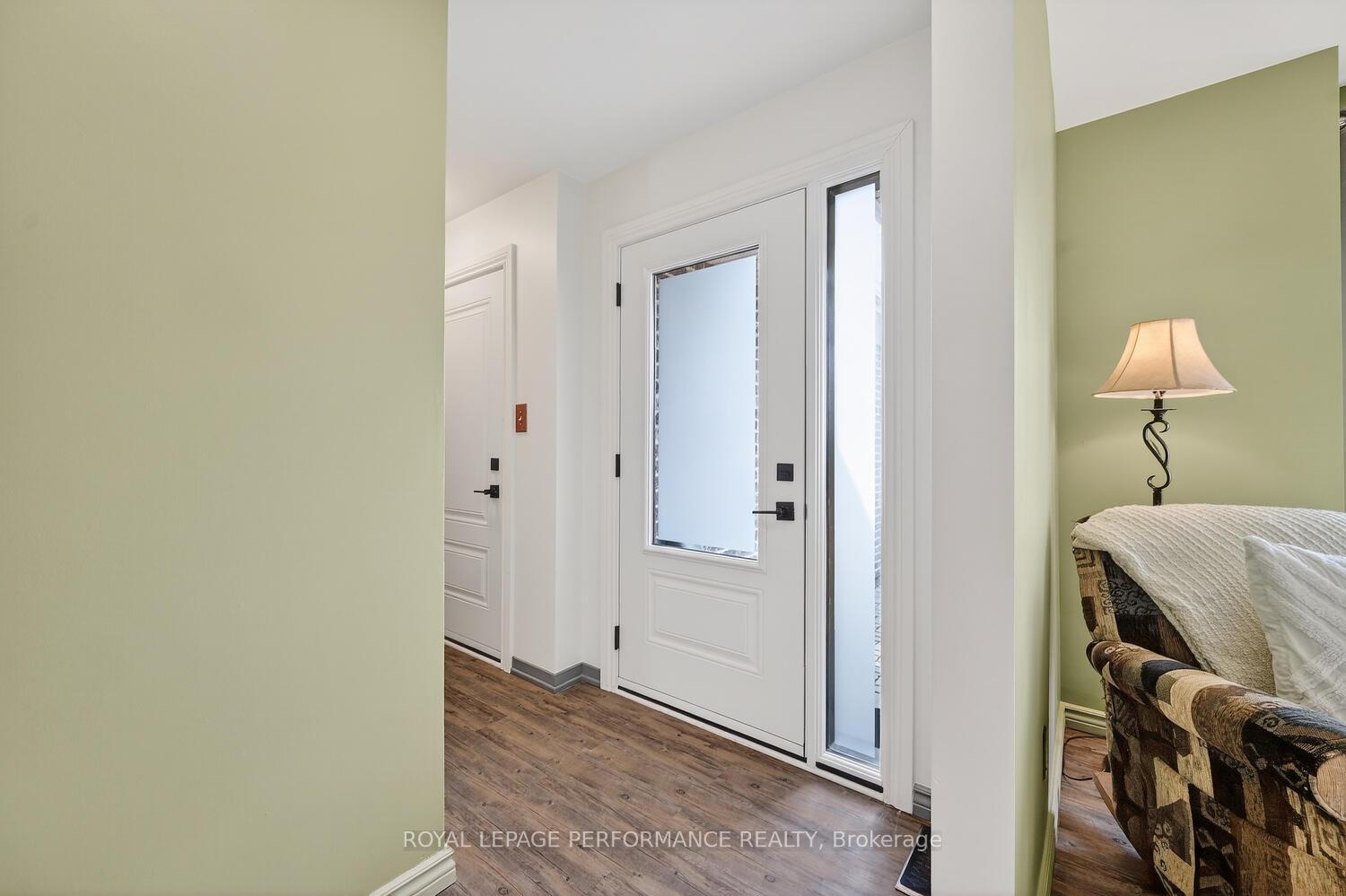 Photo 8 of 107 Lorne Street, Smiths Falls, Smiths Falls — HOMEH