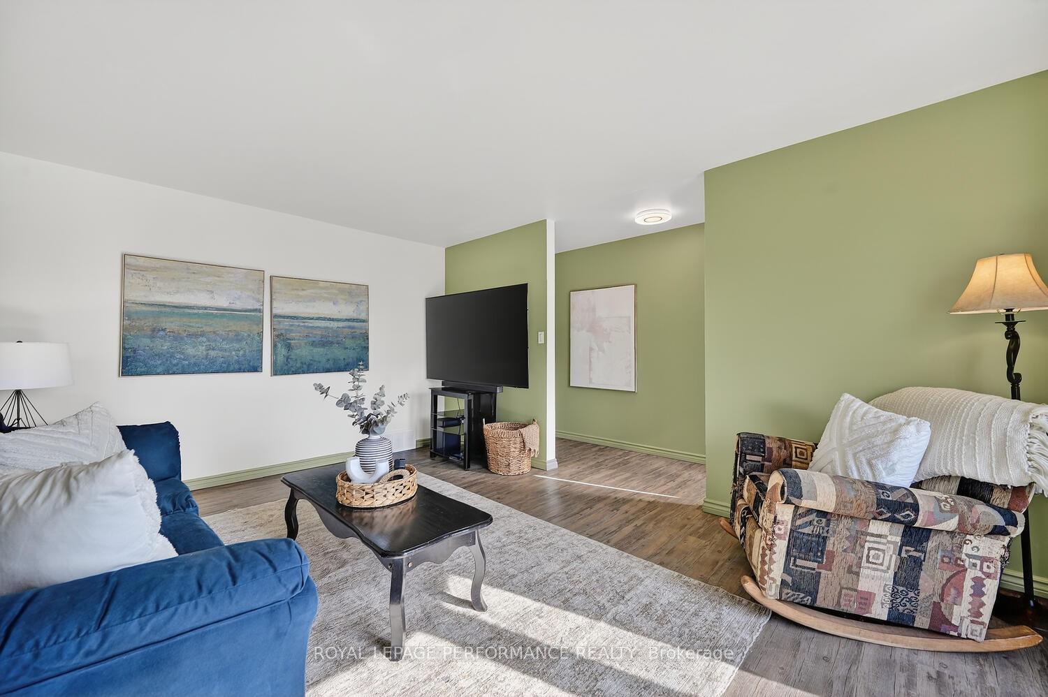 Photo 11 of 107 Lorne Street, Smiths Falls, Smiths Falls — HOMEH