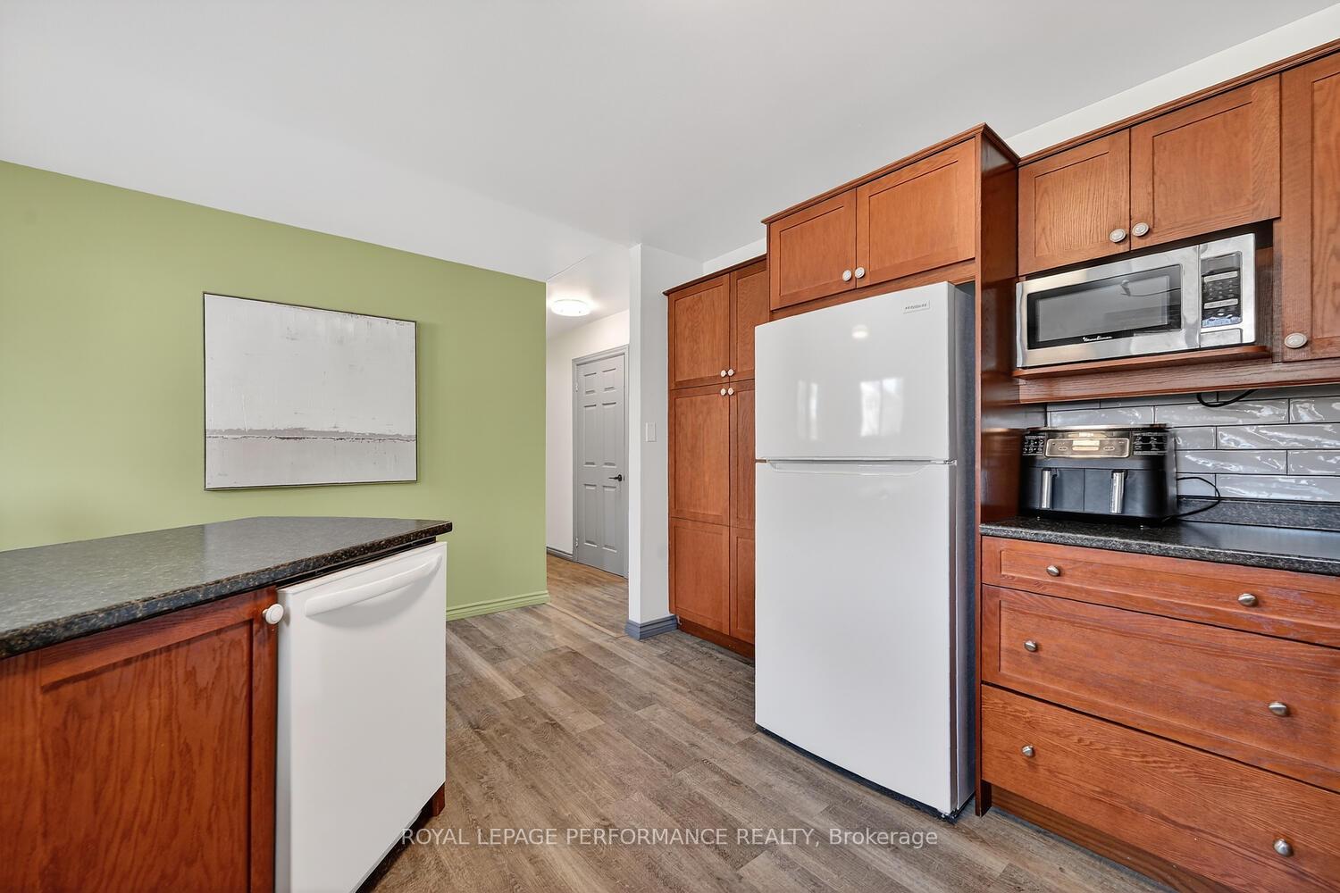 Photo 17 of 107 Lorne Street, Smiths Falls, Smiths Falls — HOMEH