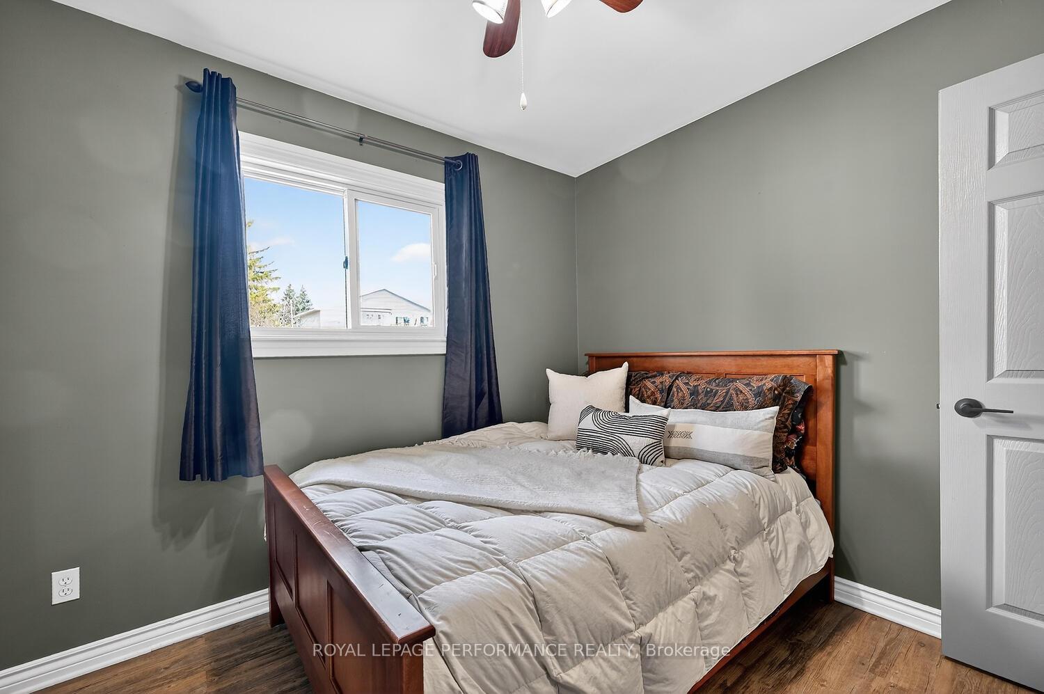 Photo 27 of 107 Lorne Street, Smiths Falls, Smiths Falls — HOMEH