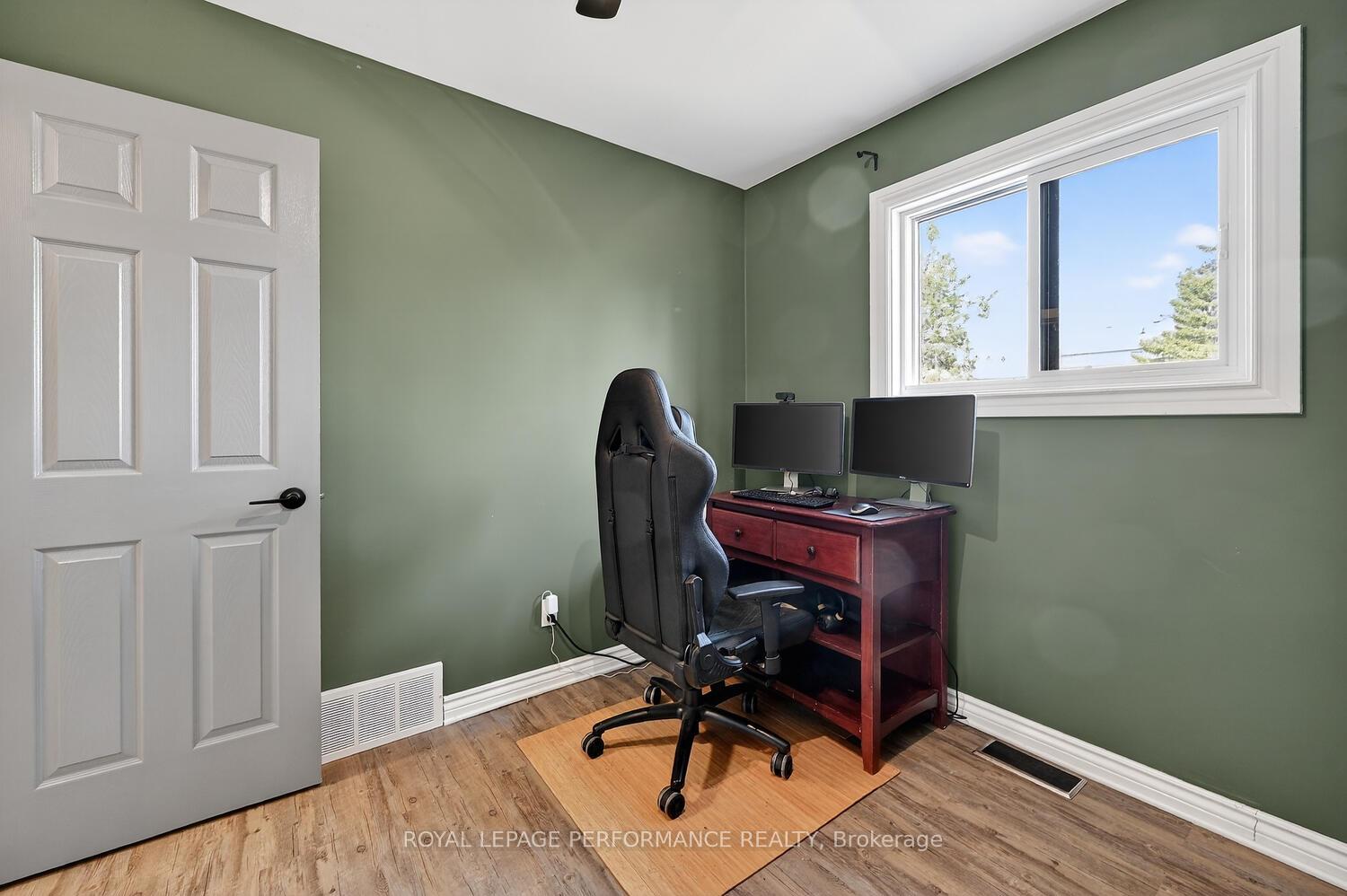Photo 28 of 107 Lorne Street, Smiths Falls, Smiths Falls — HOMEH