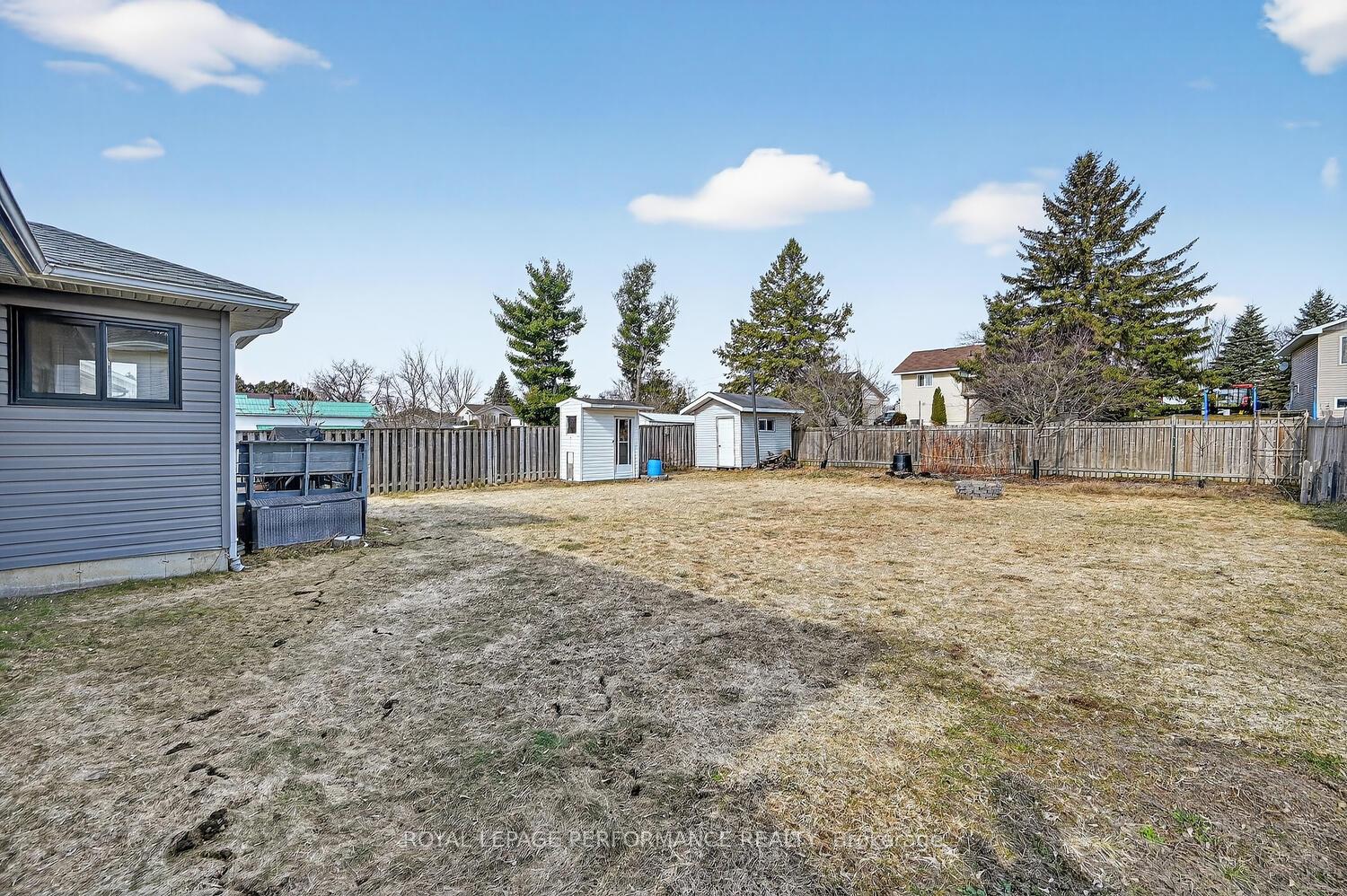 Photo 39 of 107 Lorne Street, Smiths Falls, Smiths Falls — HOMEH