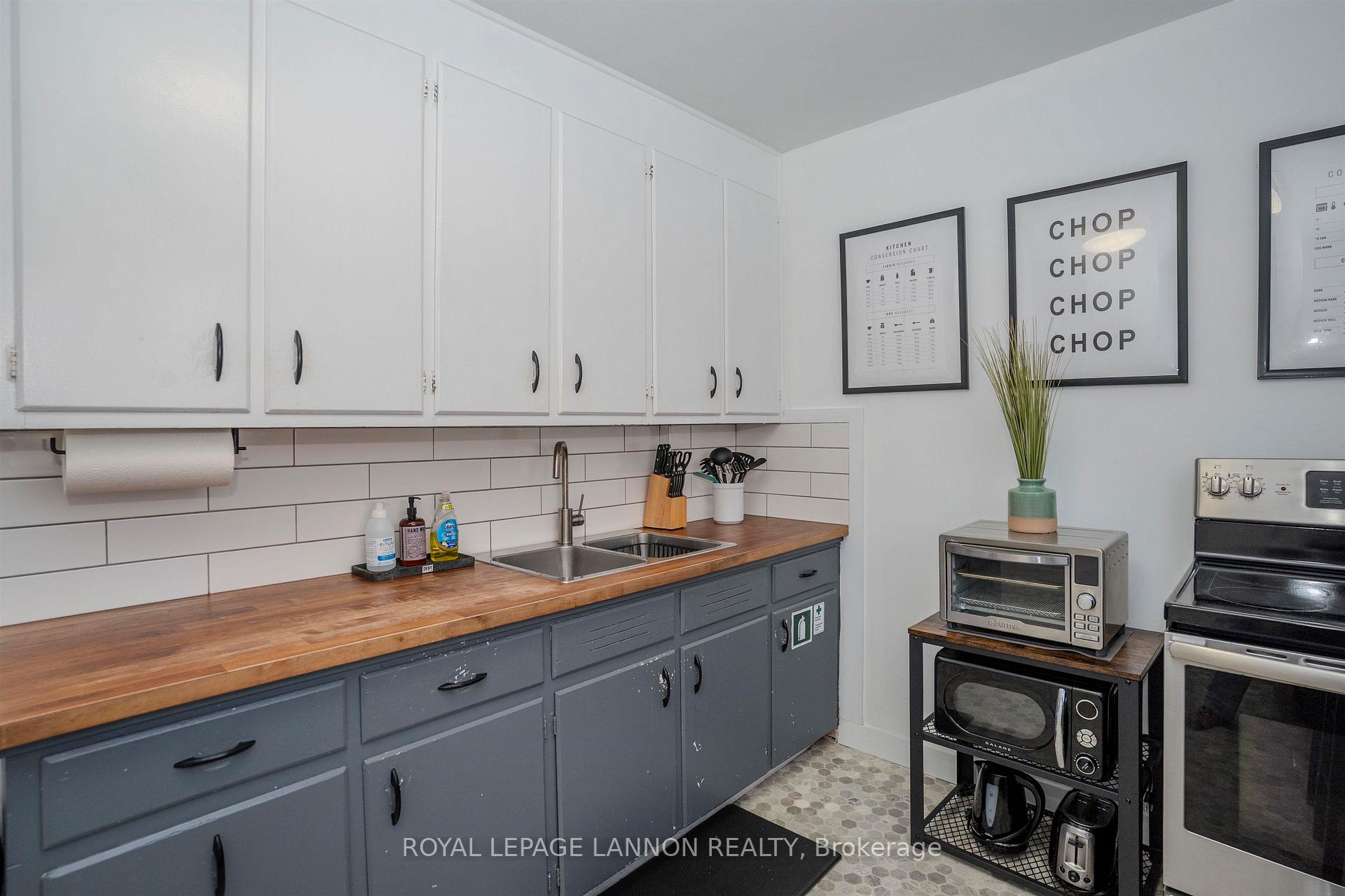Photo 10 of 92 Jean Street, Thunder Bay, College Heights — HOMEH