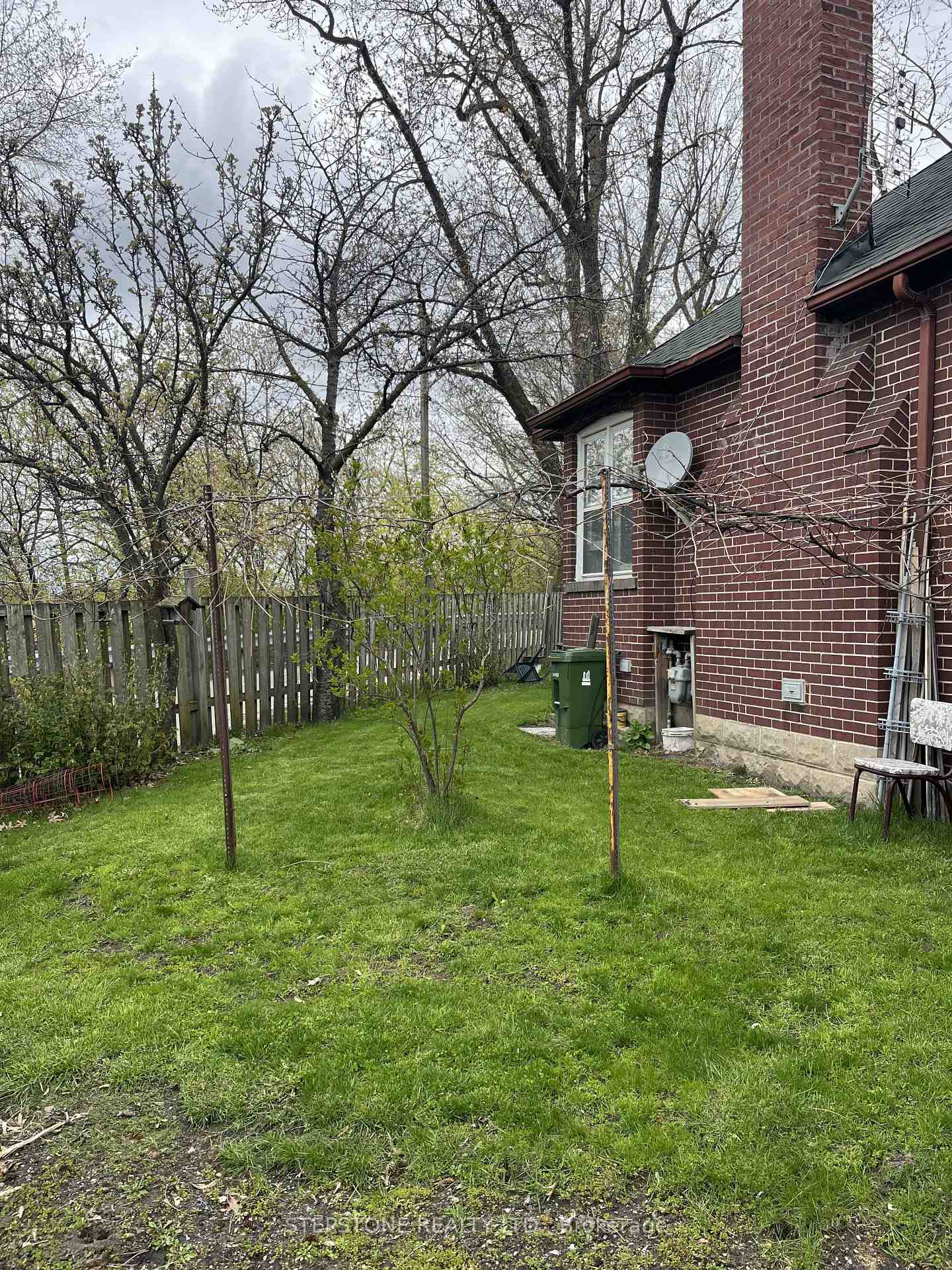 Photo 3 of 40 Glenvalley Drive S, North York, Mount Dennis — HOMEH
