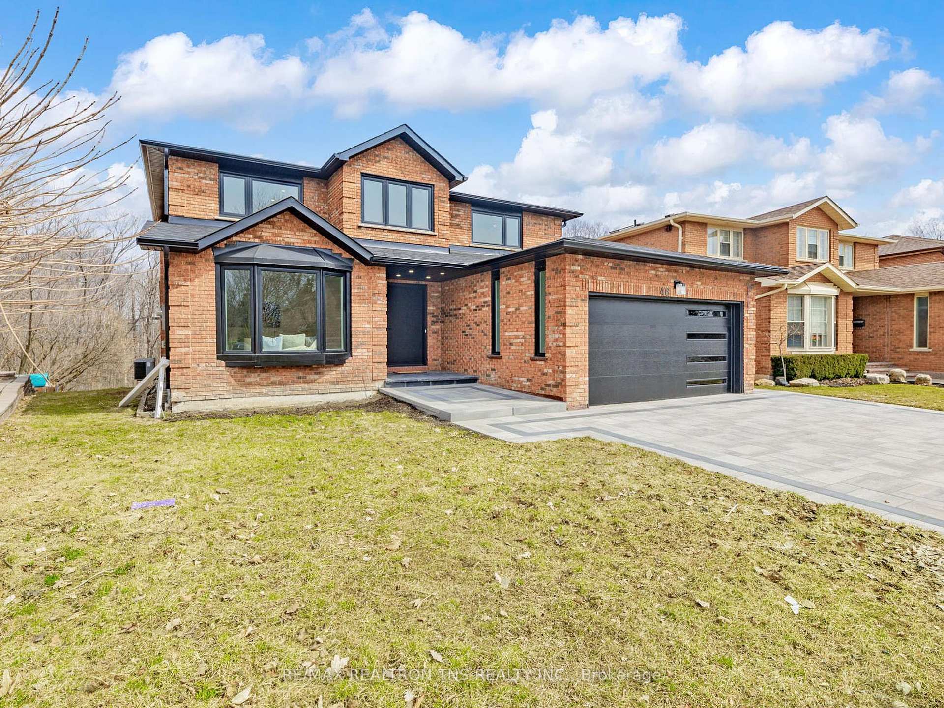 Photo 2 of 46 Sycamore Drive, Markham, Aileen-Willowbrook — HOMEH