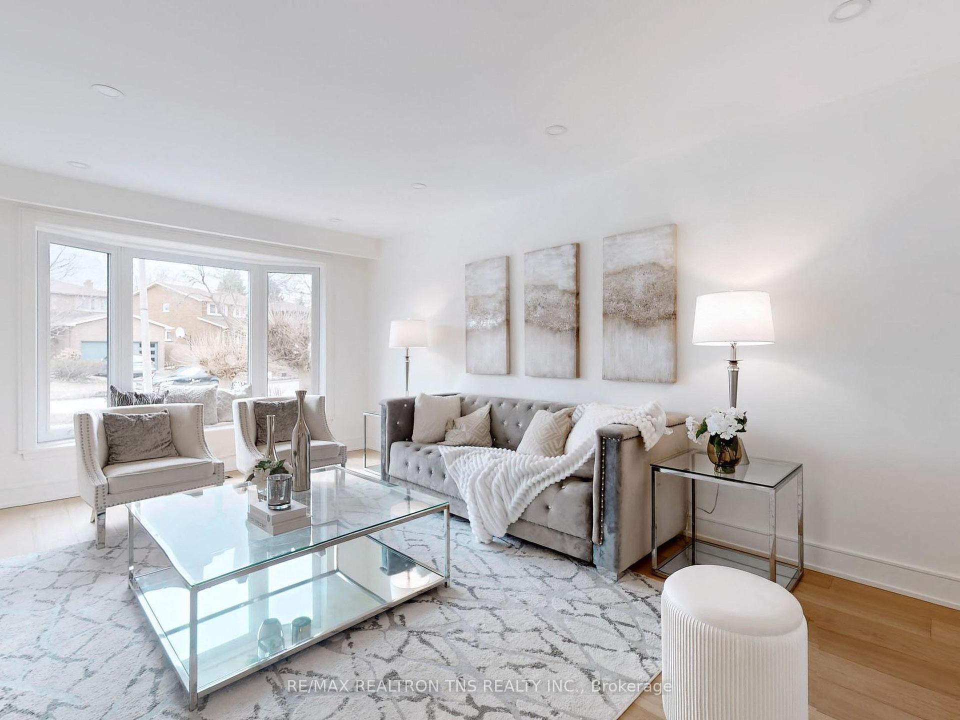 Photo 4 of 46 Sycamore Drive, Markham, Aileen-Willowbrook — HOMEH