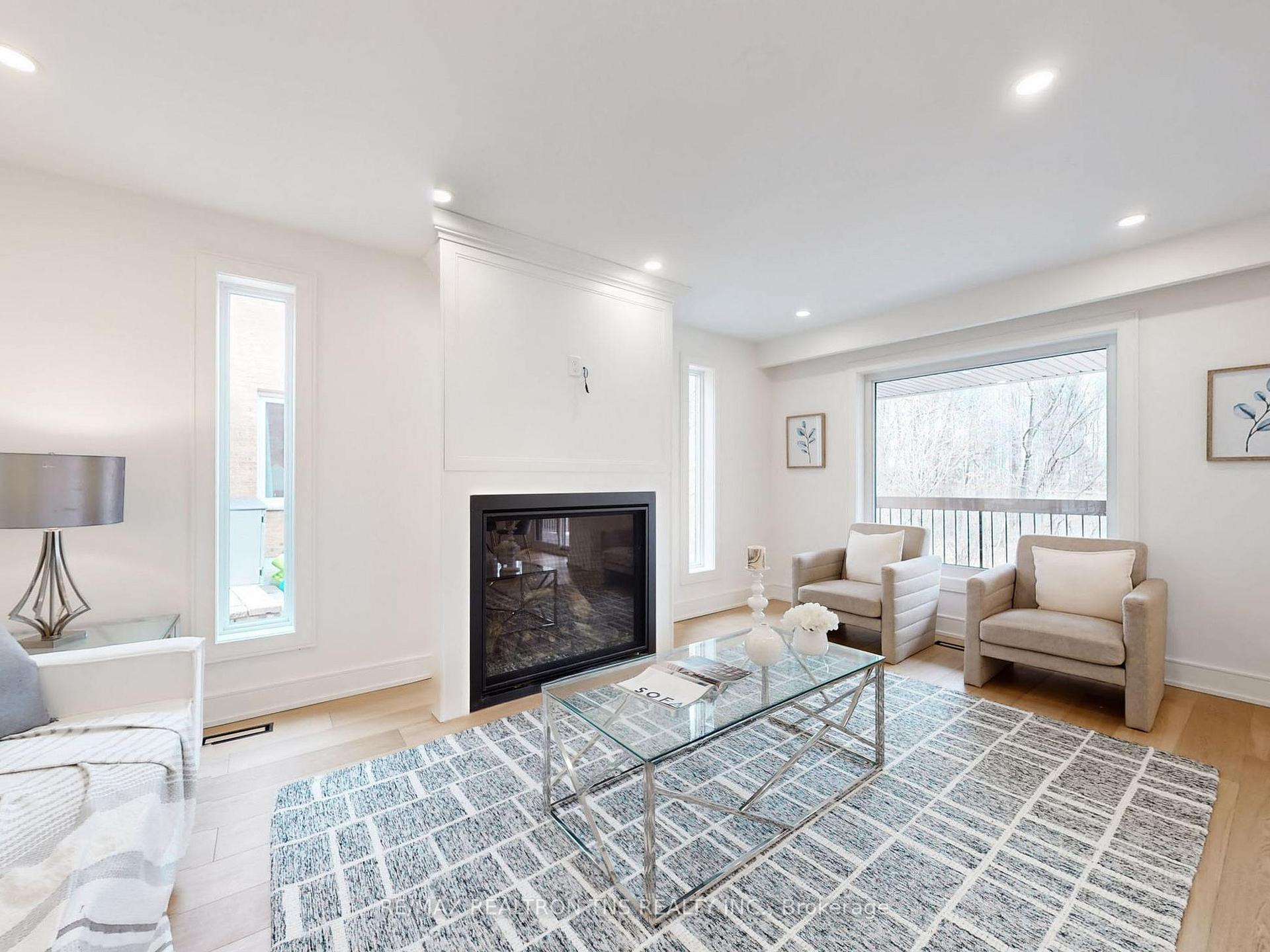 Photo 10 of 46 Sycamore Drive, Markham, Aileen-Willowbrook — HOMEH