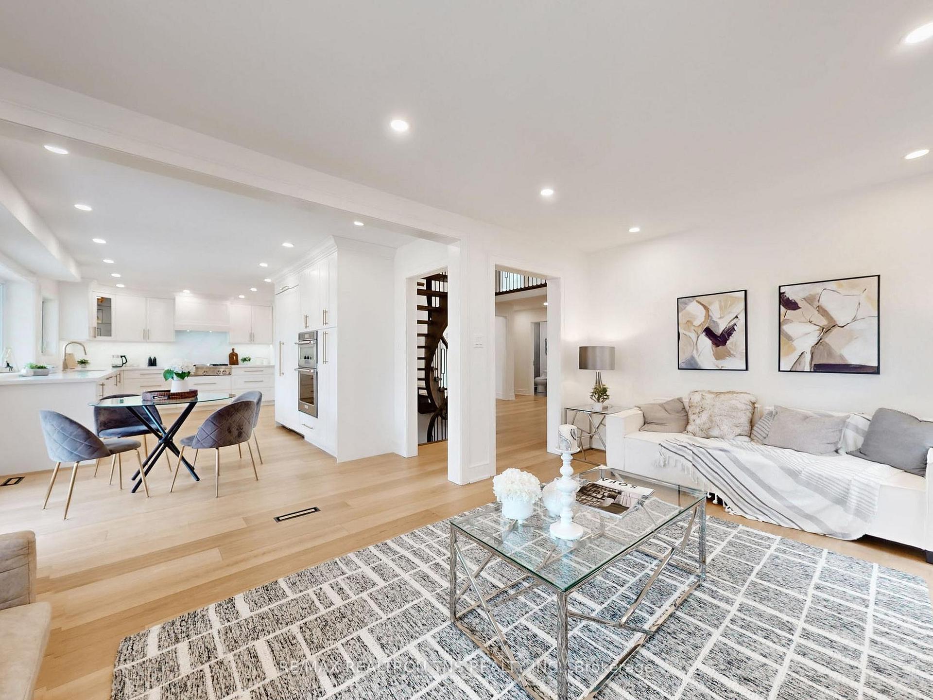 Photo 12 of 46 Sycamore Drive, Markham, Aileen-Willowbrook — HOMEH