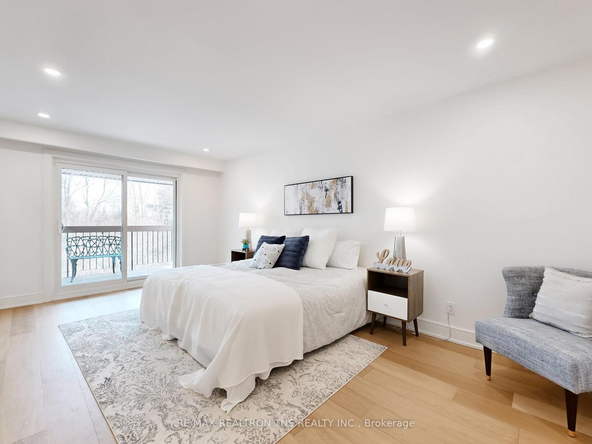 Photo 22 of 46 Sycamore Drive, Markham, Aileen-Willowbrook — HOMEH