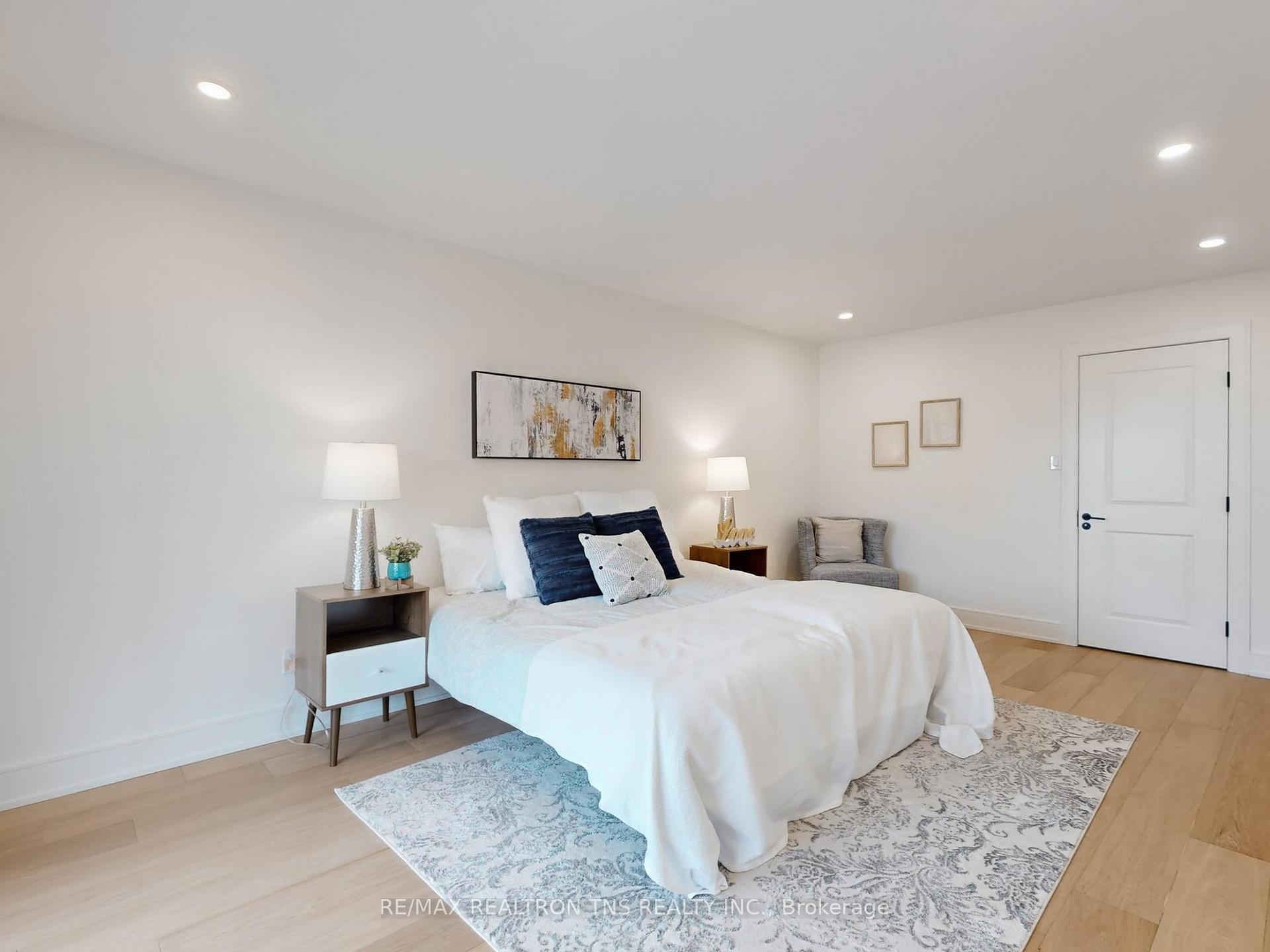 Photo 23 of 46 Sycamore Drive, Markham, Aileen-Willowbrook — HOMEH