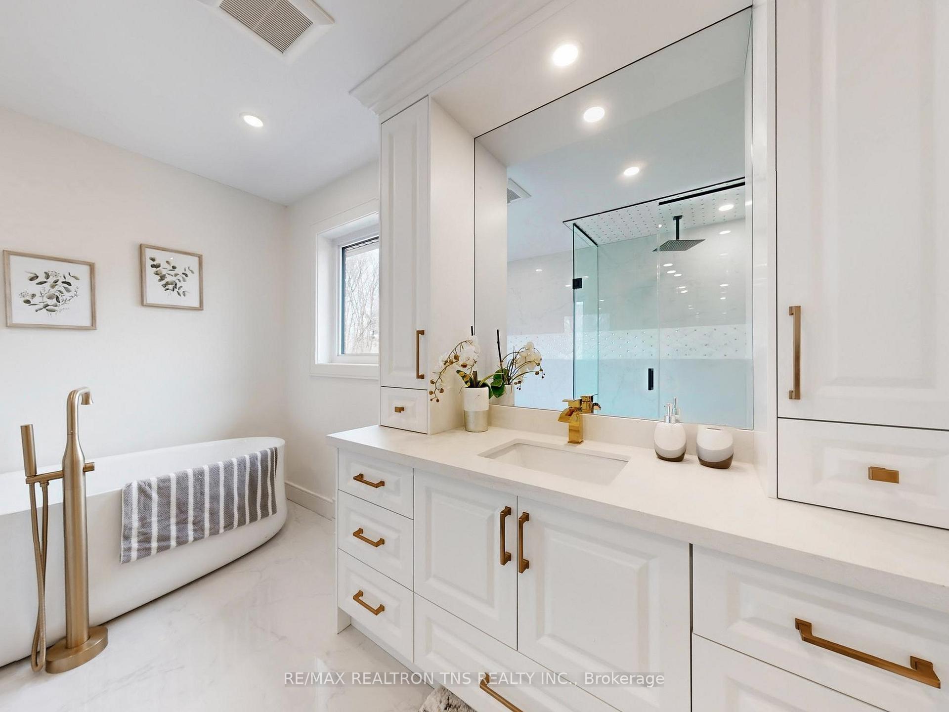 Photo 24 of 46 Sycamore Drive, Markham, Aileen-Willowbrook — HOMEH