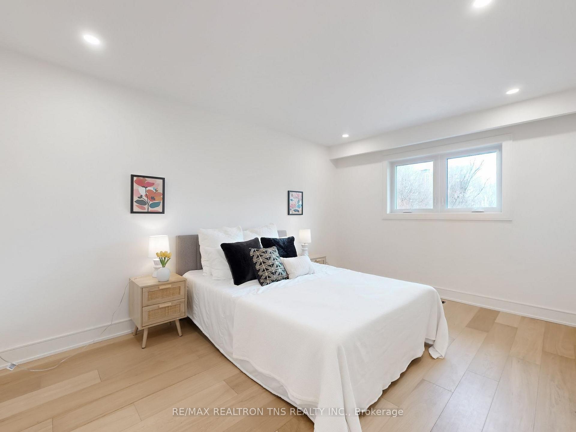 Photo 26 of 46 Sycamore Drive, Markham, Aileen-Willowbrook — HOMEH