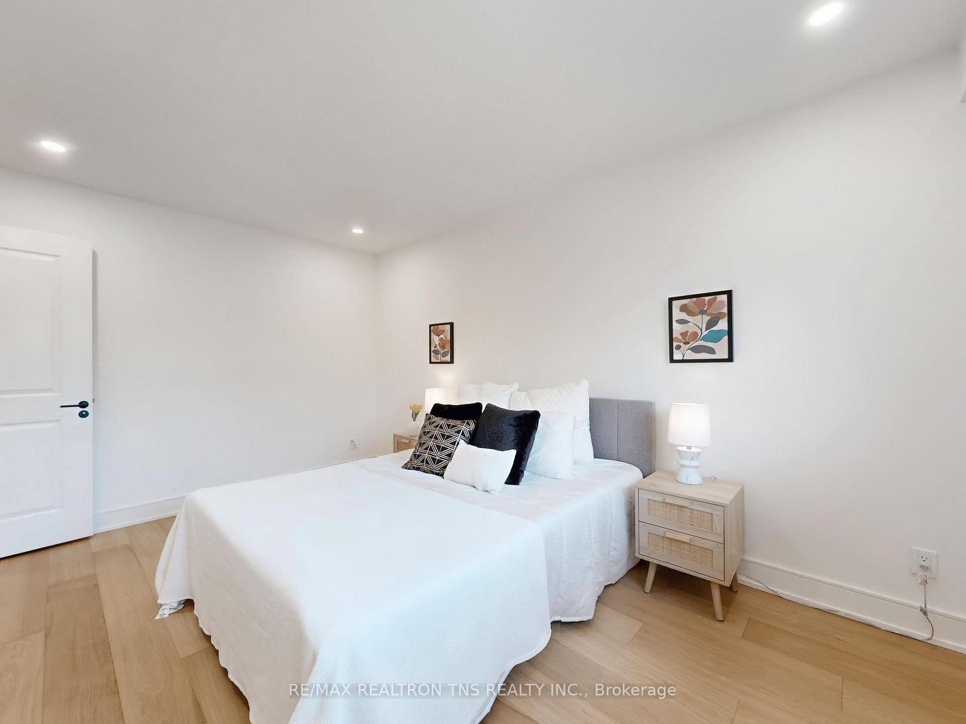 Photo 27 of 46 Sycamore Drive, Markham, Aileen-Willowbrook — HOMEH