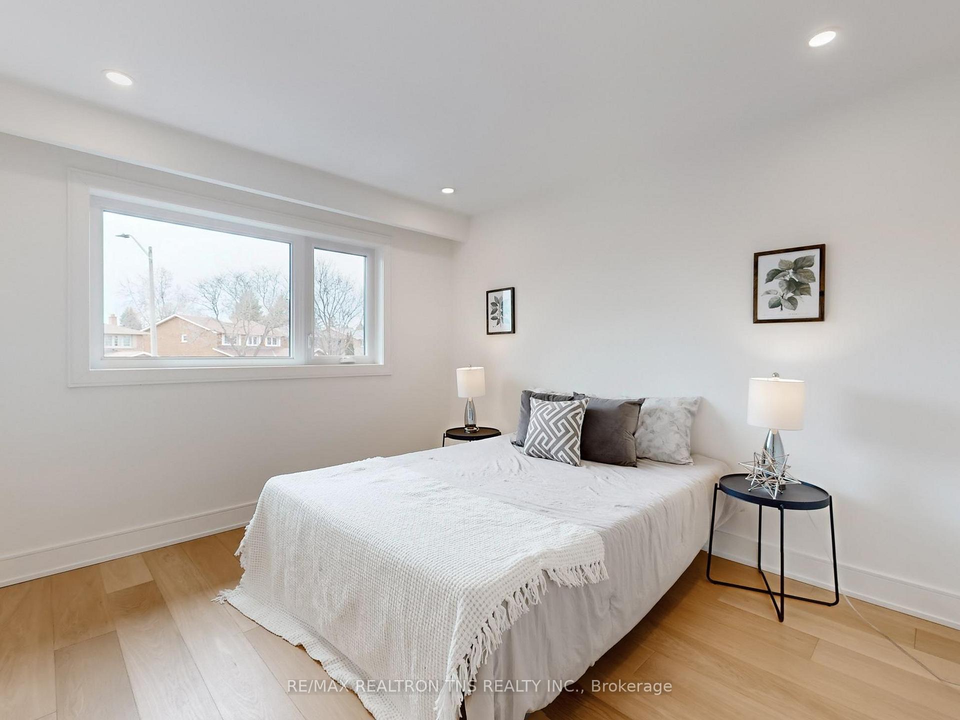 Photo 28 of 46 Sycamore Drive, Markham, Aileen-Willowbrook — HOMEH