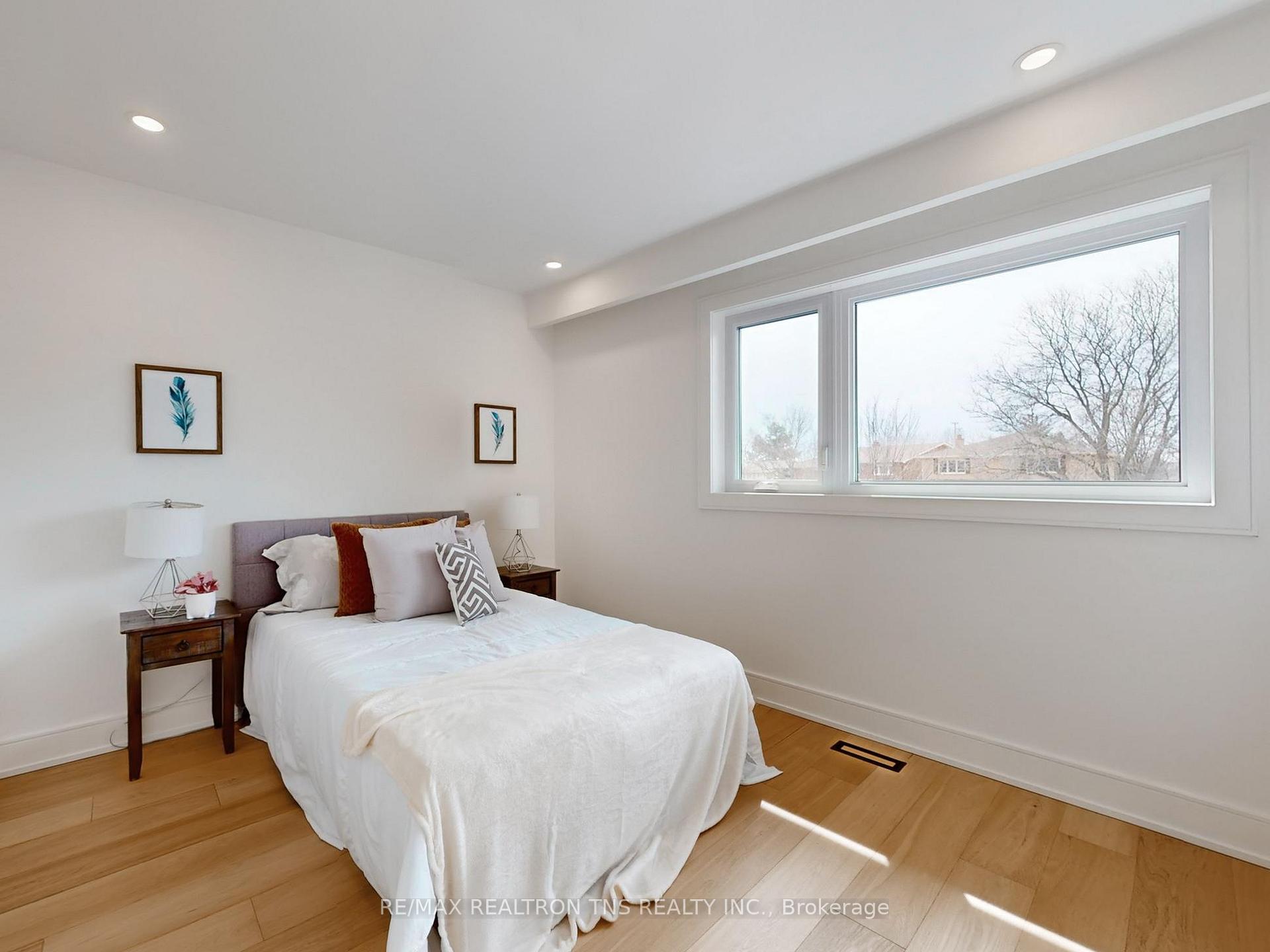 Photo 30 of 46 Sycamore Drive, Markham, Aileen-Willowbrook — HOMEH