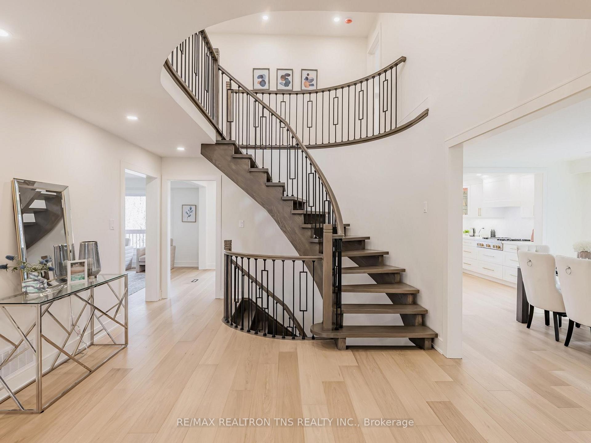 Photo 37 of 46 Sycamore Drive, Markham, Aileen-Willowbrook — HOMEH