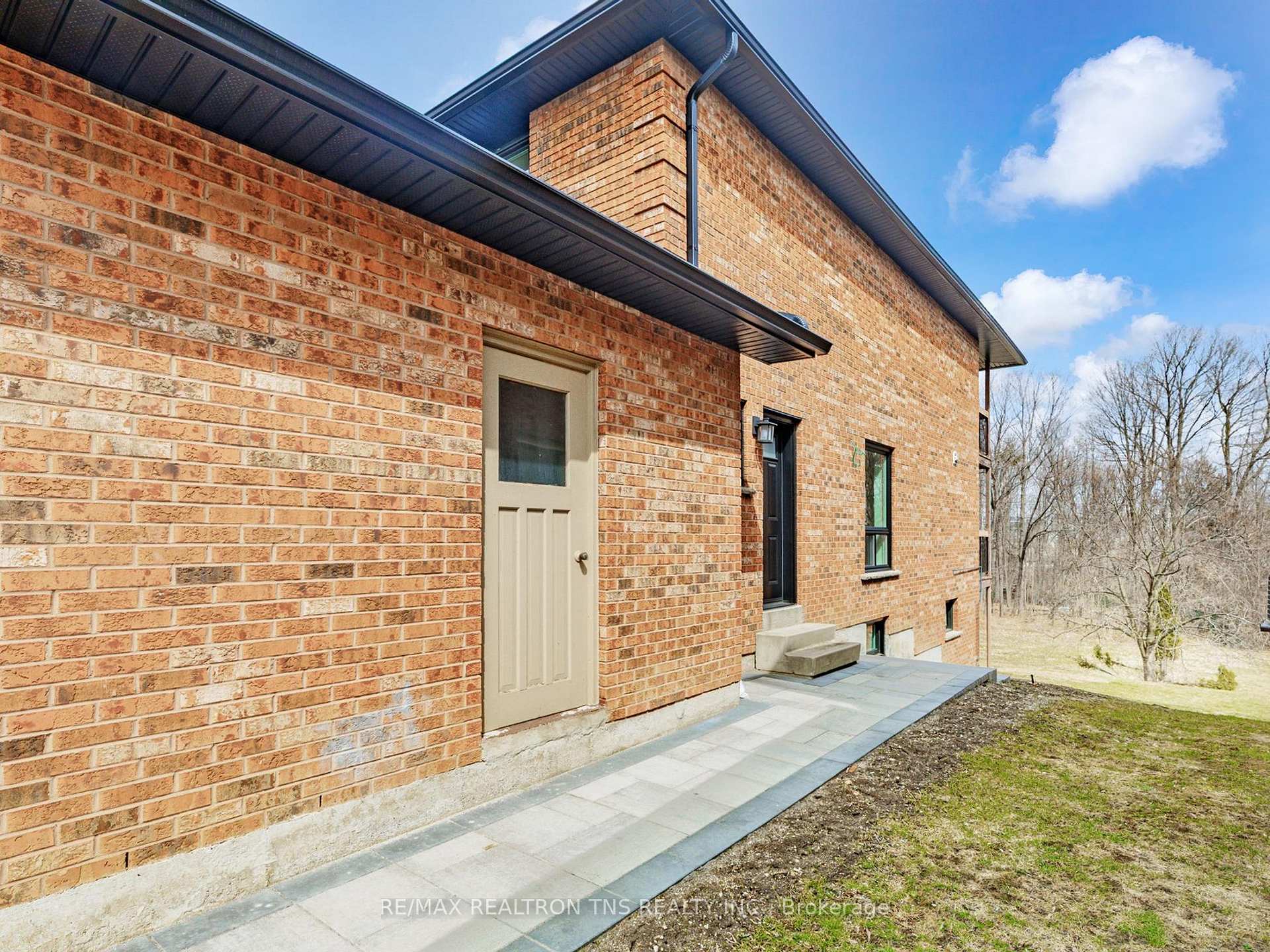 Photo 46 of 46 Sycamore Drive, Markham, Aileen-Willowbrook — HOMEH
