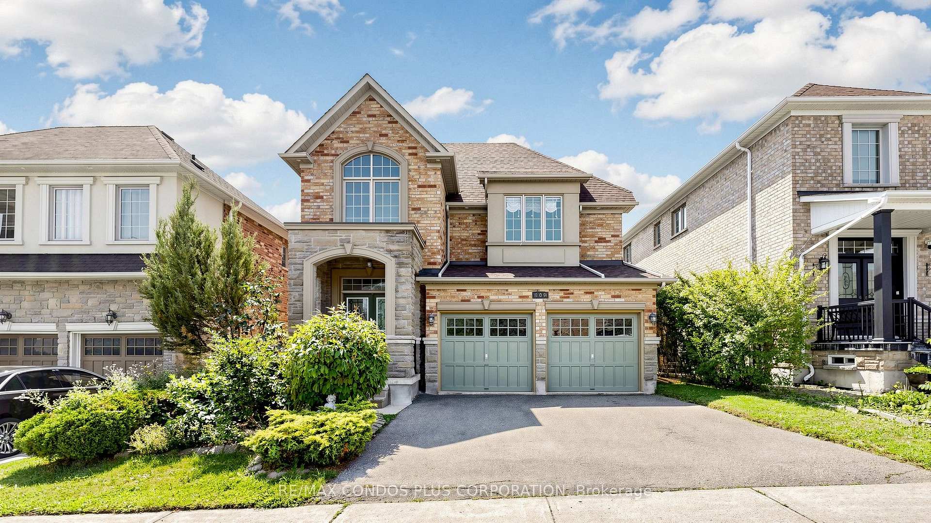 Photo 1 of 139 Queen Filomena Avenue, Vaughan, Patterson — HOMEH
