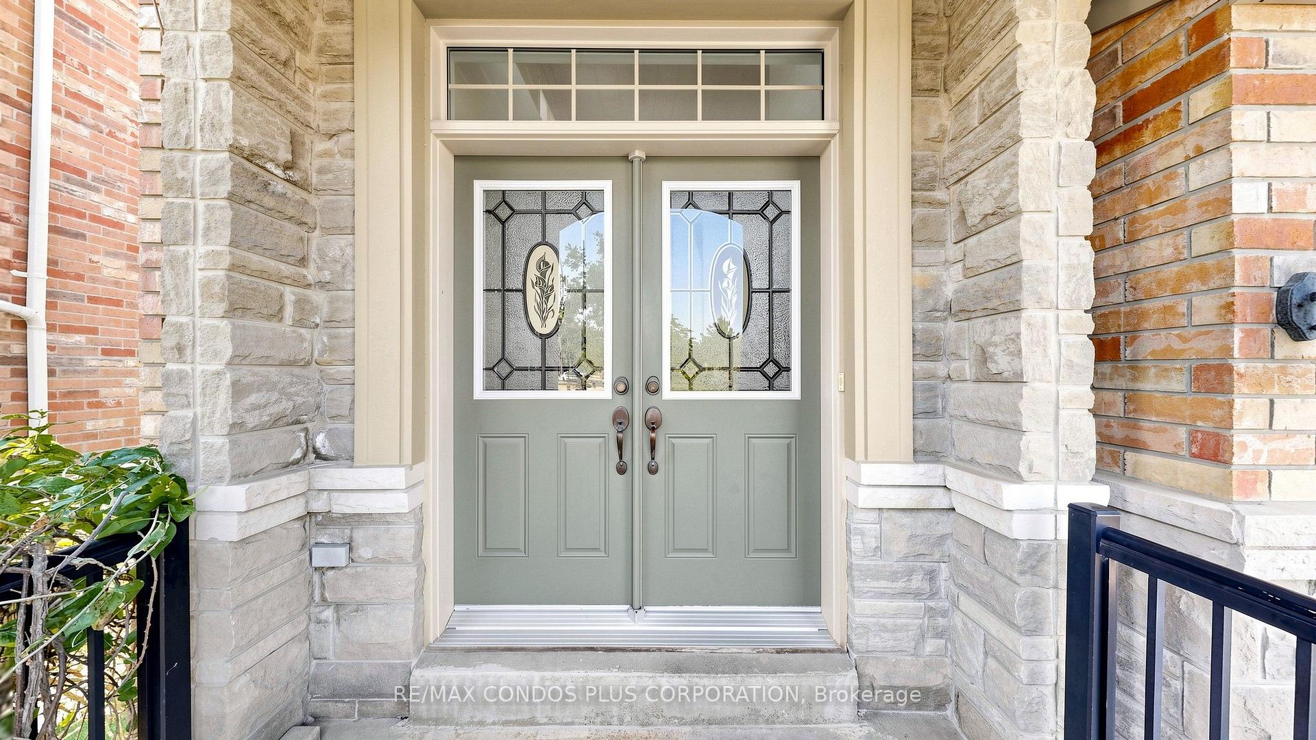 Photo 3 of 139 Queen Filomena Avenue, Vaughan, Patterson — HOMEH