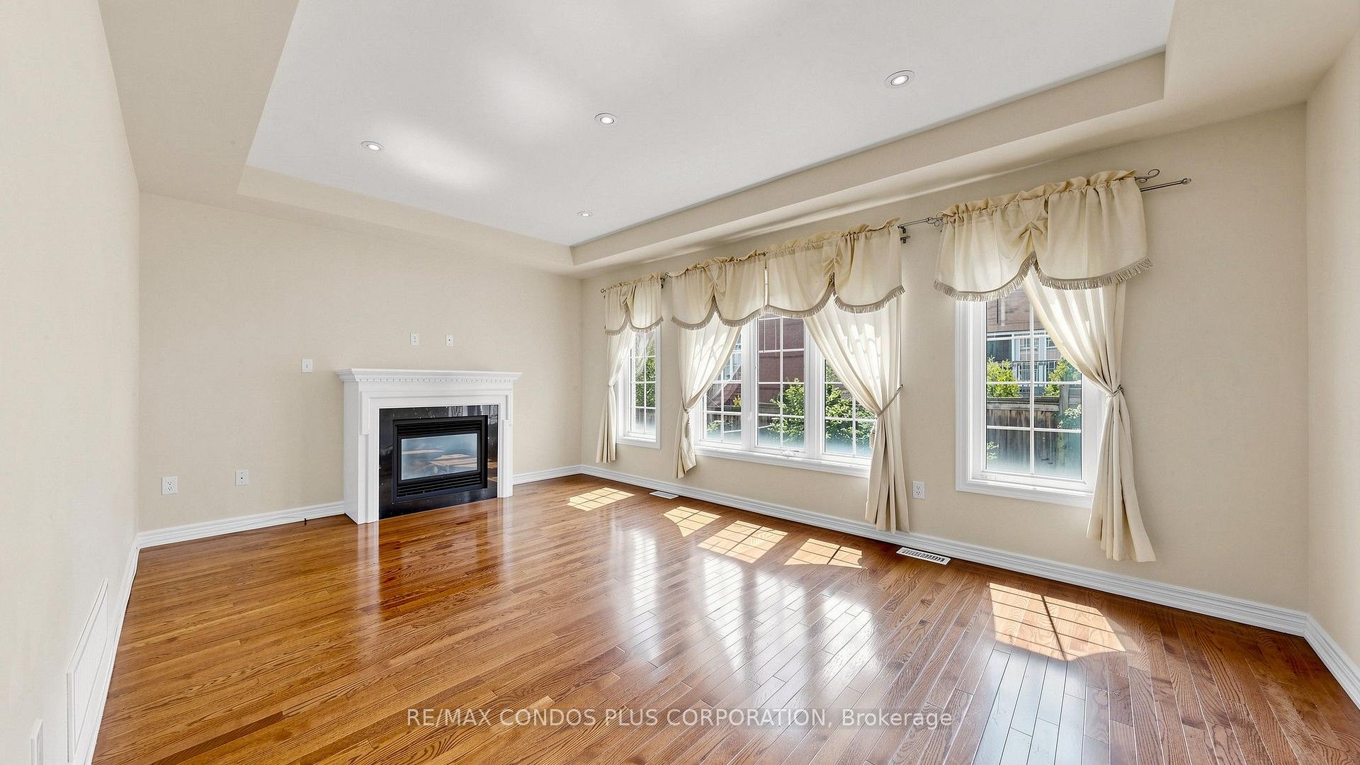 Photo 4 of 139 Queen Filomena Avenue, Vaughan, Patterson — HOMEH