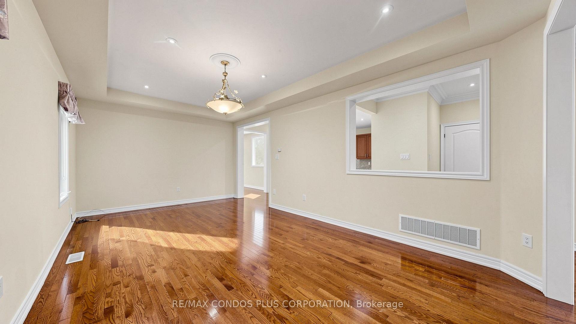 Photo 9 of 139 Queen Filomena Avenue, Vaughan, Patterson — HOMEH