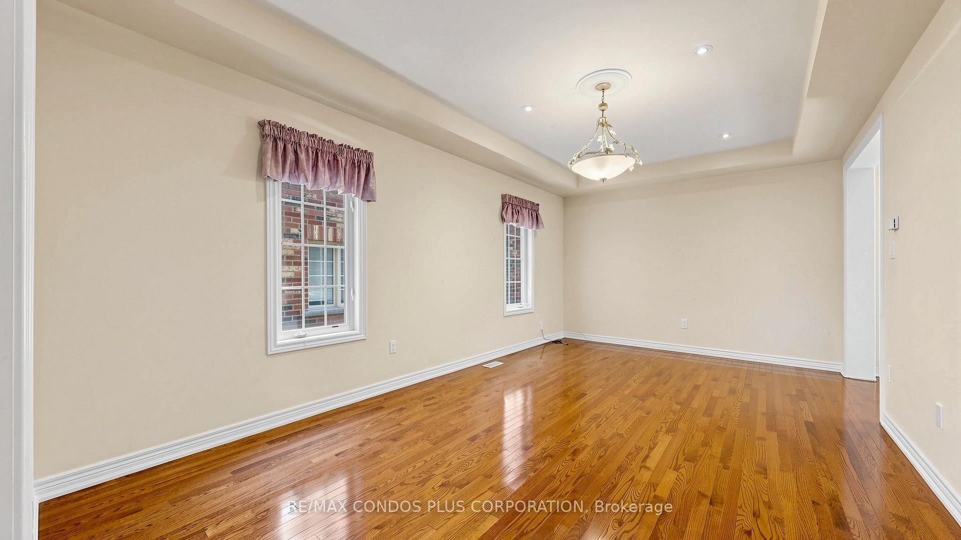 Photo 10 of 139 Queen Filomena Avenue, Vaughan, Patterson — HOMEH