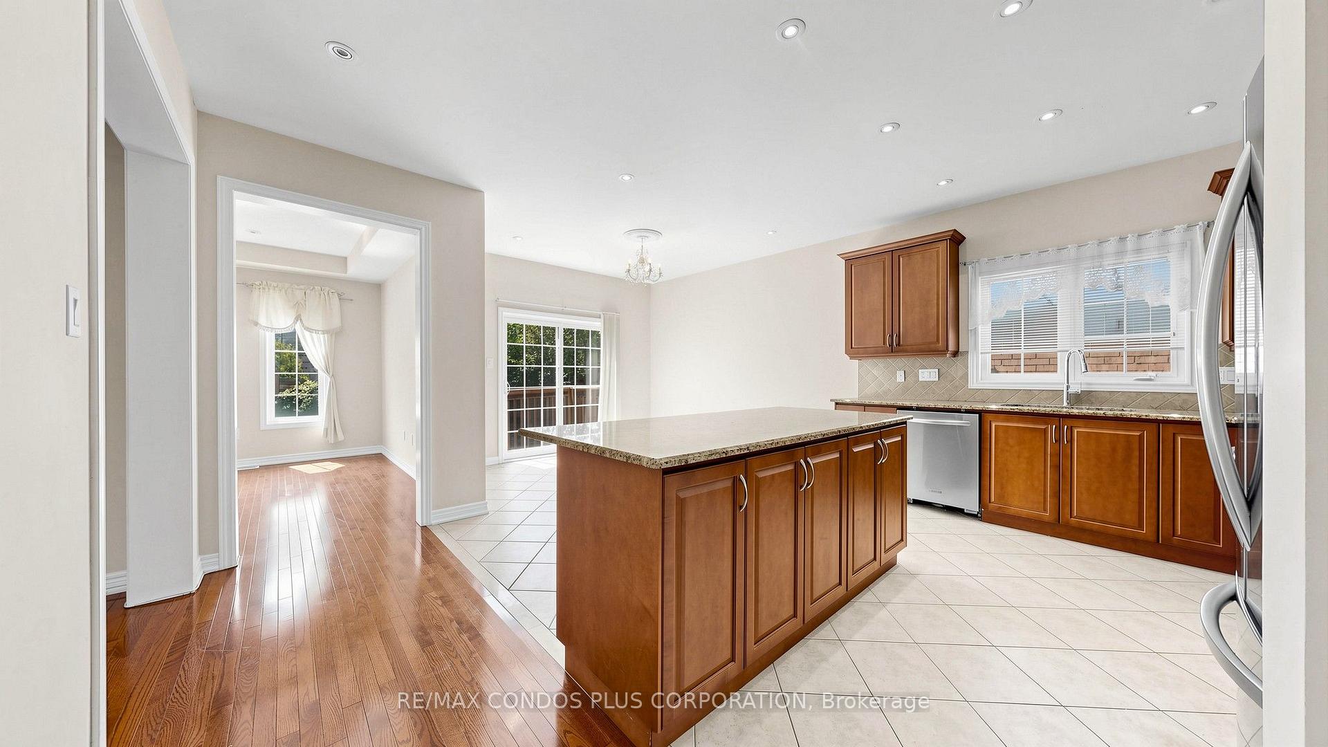 Photo 19 of 139 Queen Filomena Avenue, Vaughan, Patterson — HOMEH