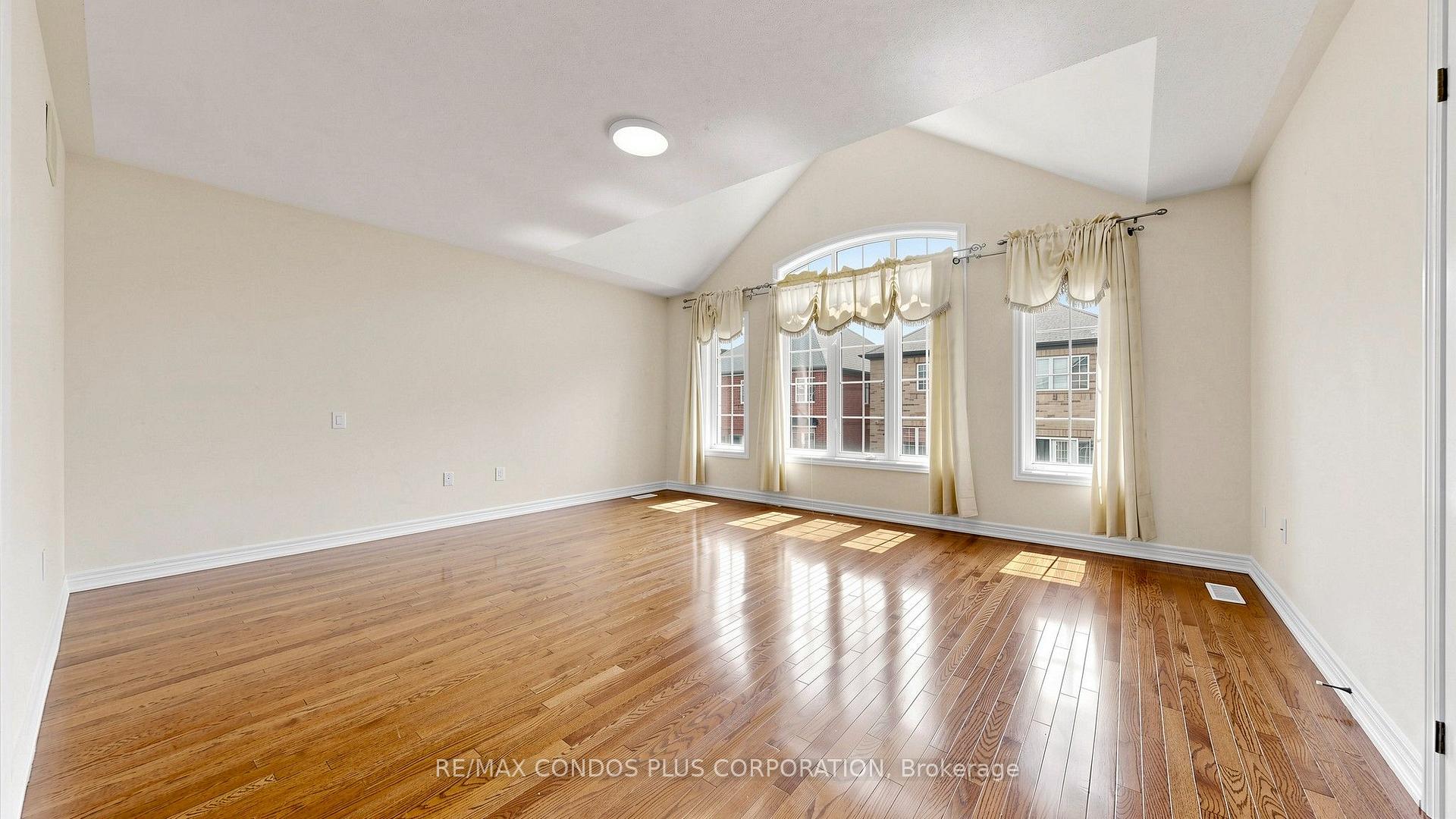 Photo 26 of 139 Queen Filomena Avenue, Vaughan, Patterson — HOMEH