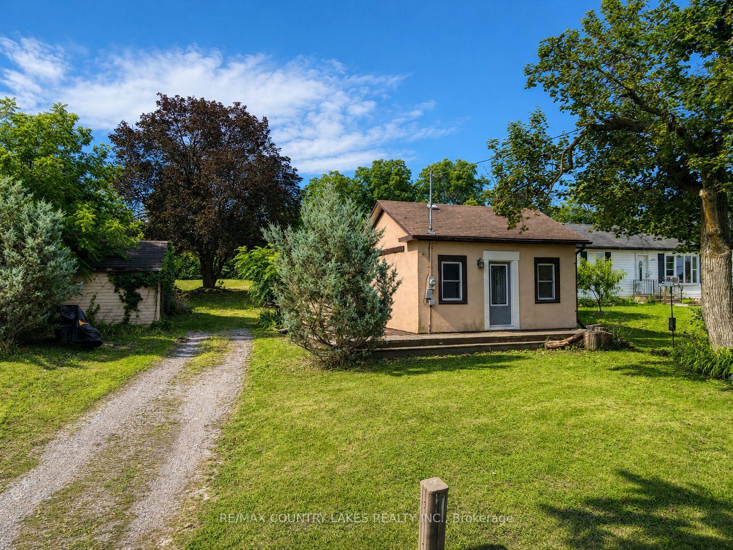 Photo of 607 Simcoe Street