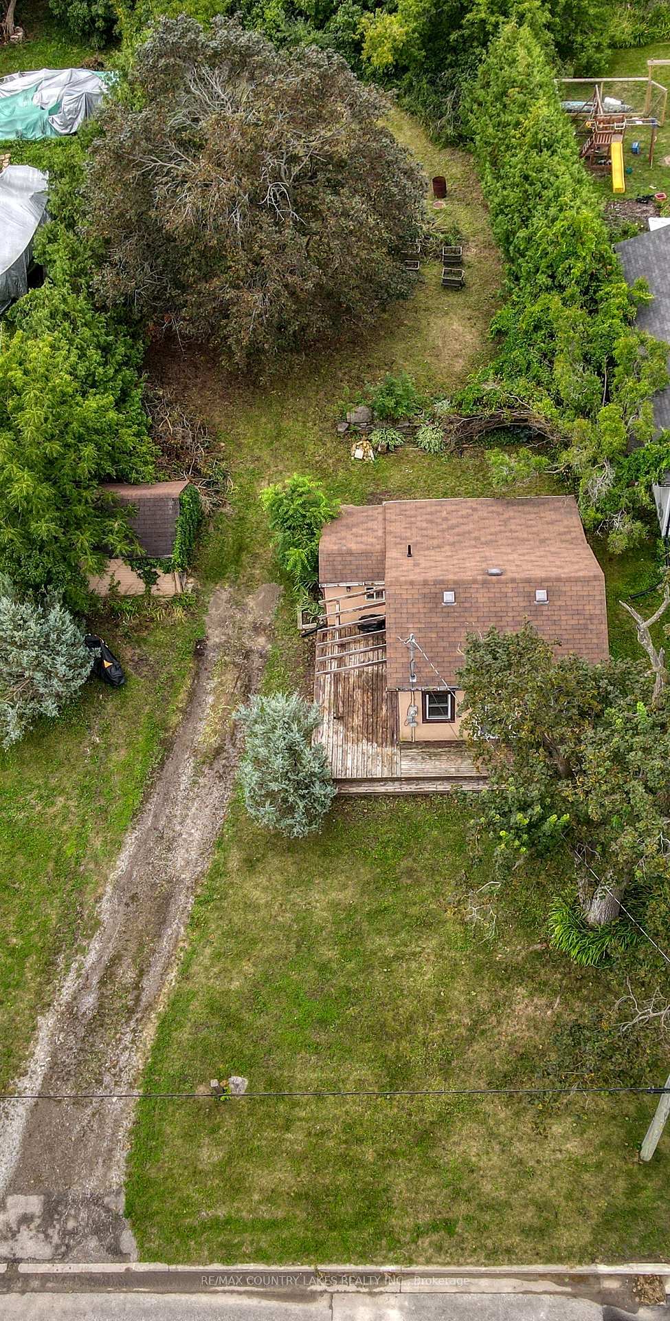 Photo 16 of 607 Simcoe Street, Brock, Beaverton — HOMEH