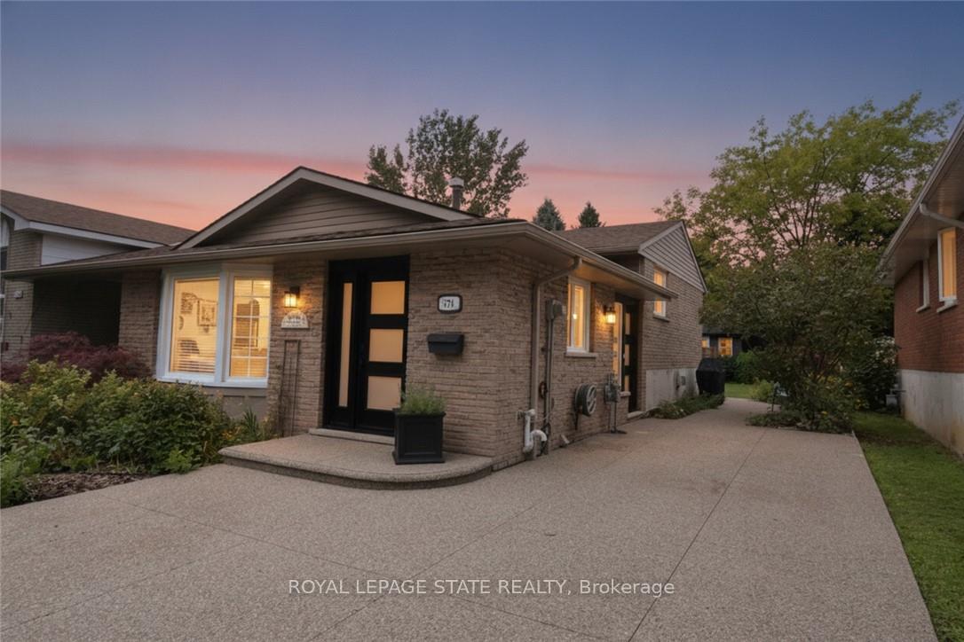 Photo 1 of 374 Brigadoon Drive, Hamilton, Gourley — HOMEH