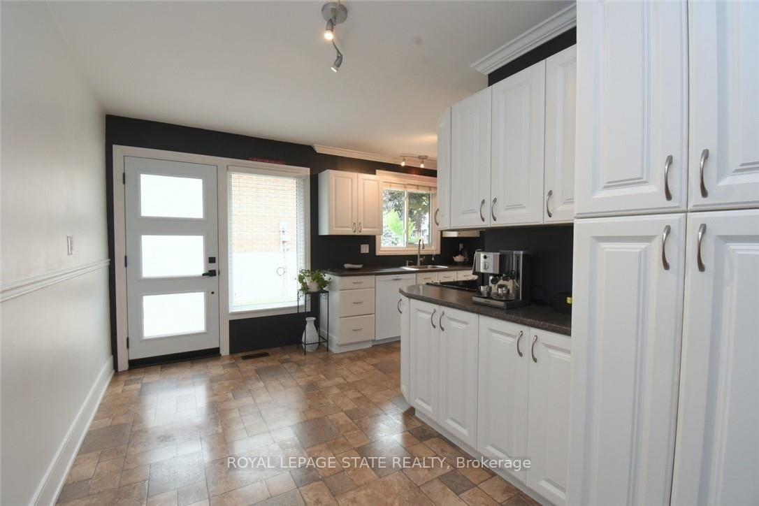 Photo 5 of 374 Brigadoon Drive, Hamilton, Gourley — HOMEH