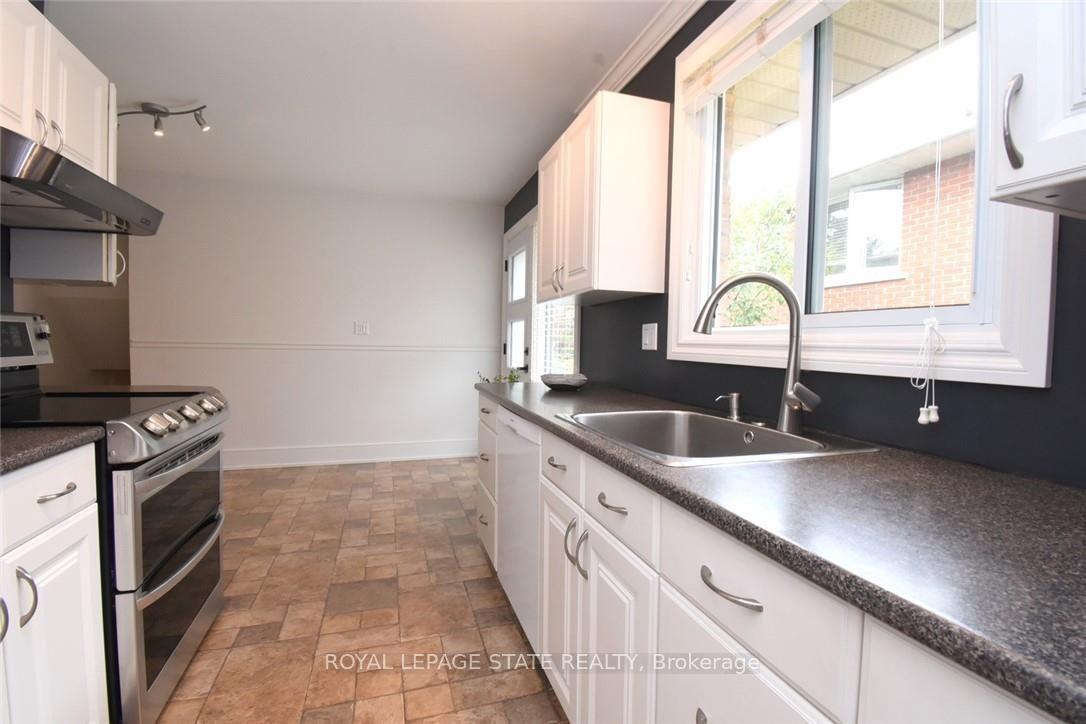 Photo 14 of 374 Brigadoon Drive, Hamilton, Gourley — HOMEH