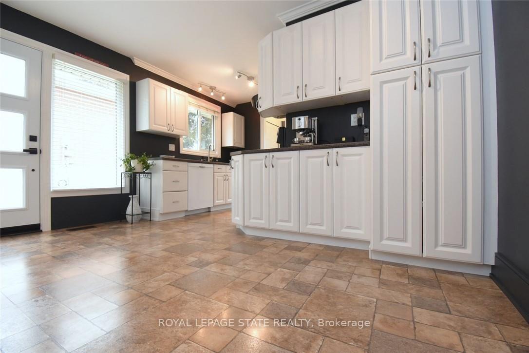 Photo 15 of 374 Brigadoon Drive, Hamilton, Gourley — HOMEH