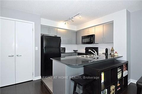 Photo 4 of Unit 1701, 12 Yonge Street, Toronto, Waterfront Communities — HOMEH