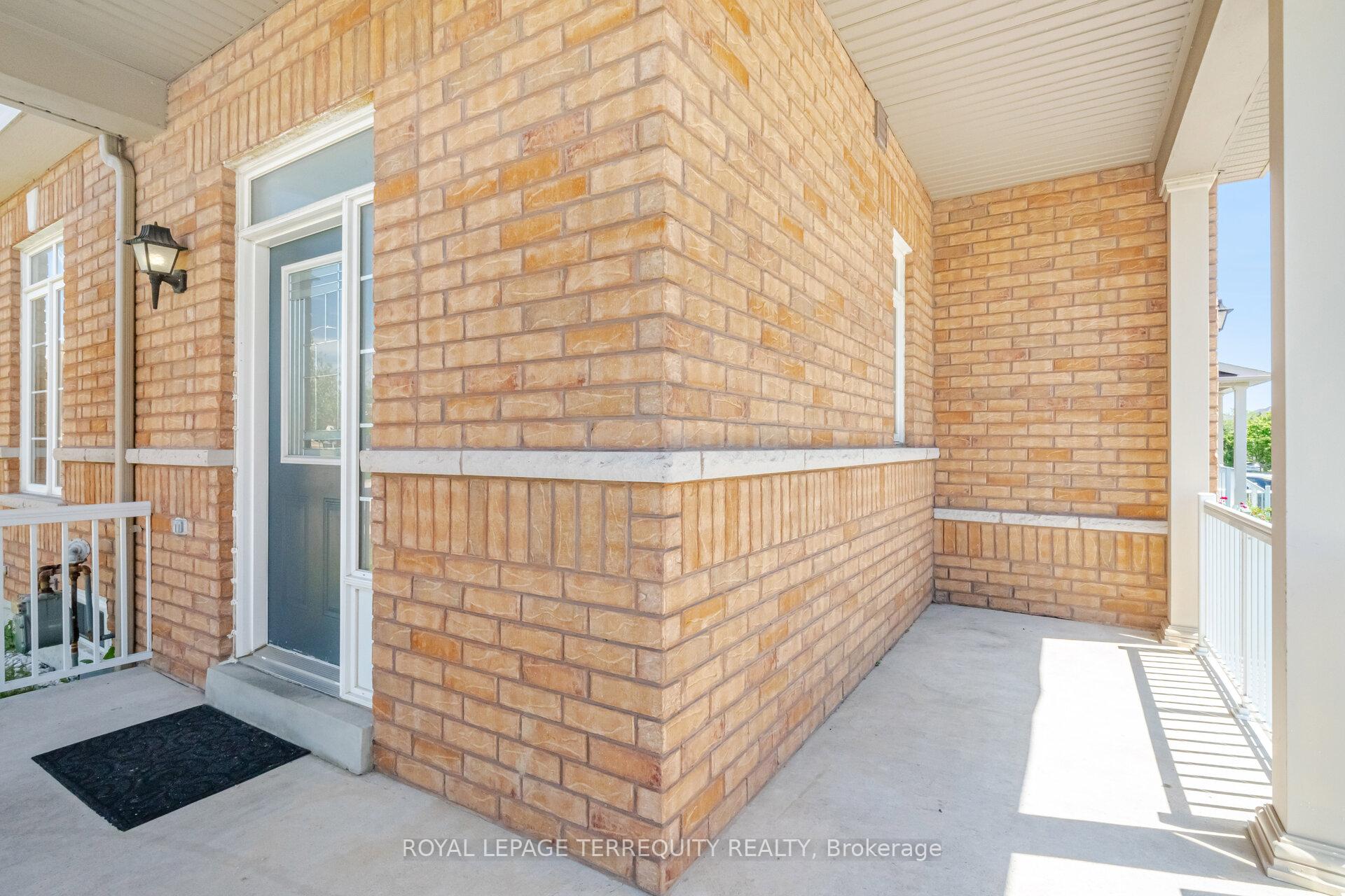 Photo 4 of 36 Chokecherry Crescent, Markham, Wismer — HOMEH