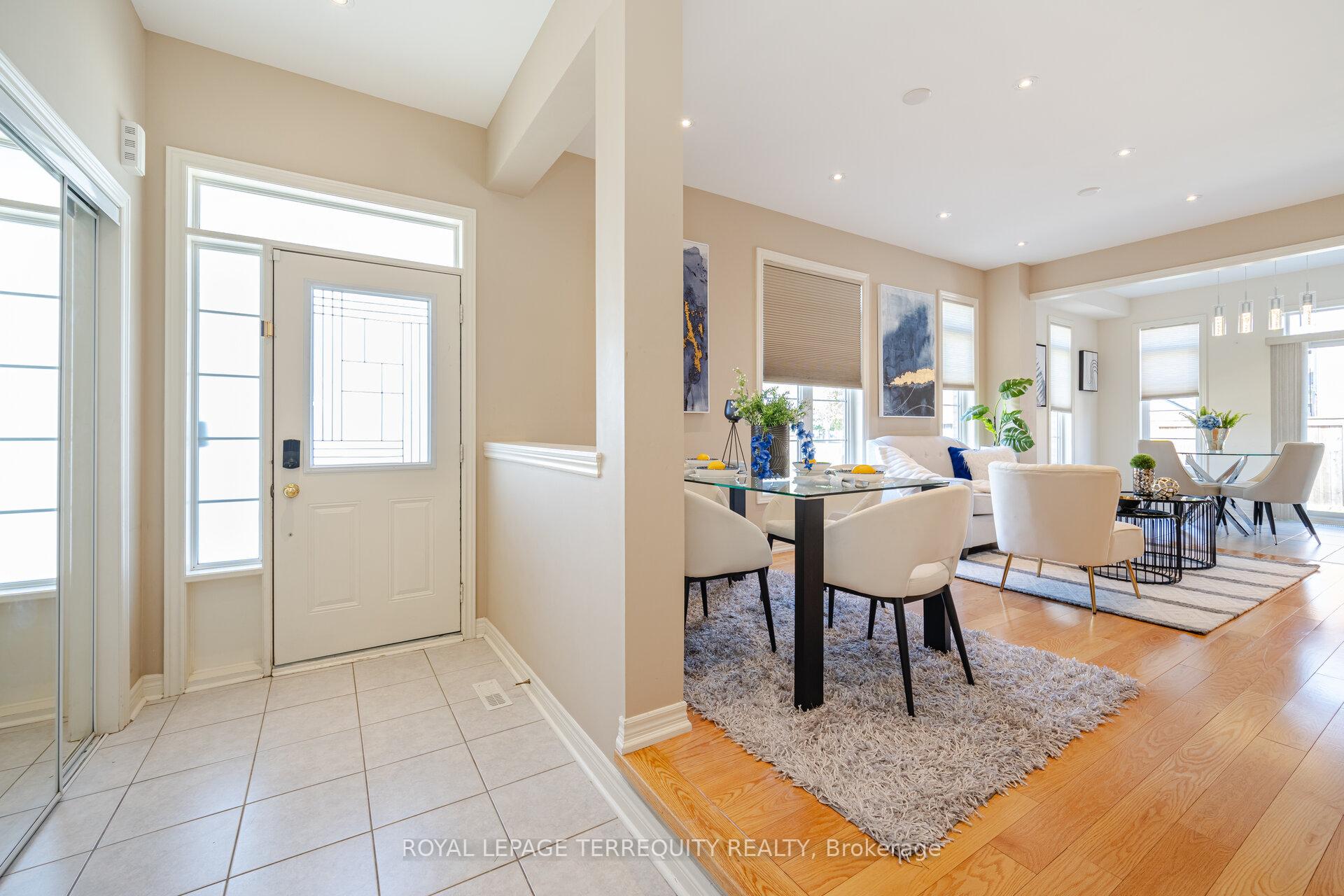 Photo 5 of 36 Chokecherry Crescent, Markham, Wismer — HOMEH