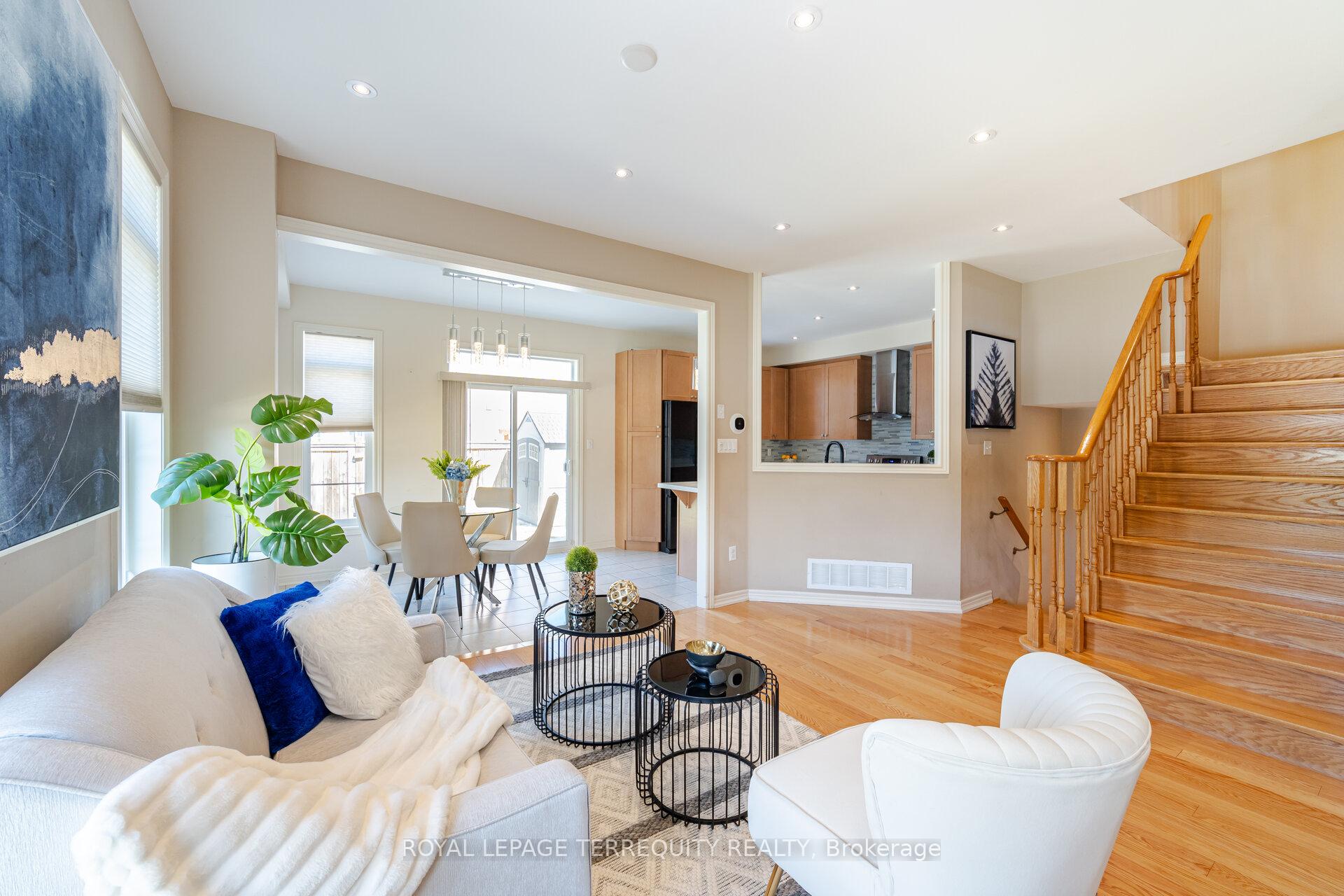 Photo 11 of 36 Chokecherry Crescent, Markham, Wismer — HOMEH
