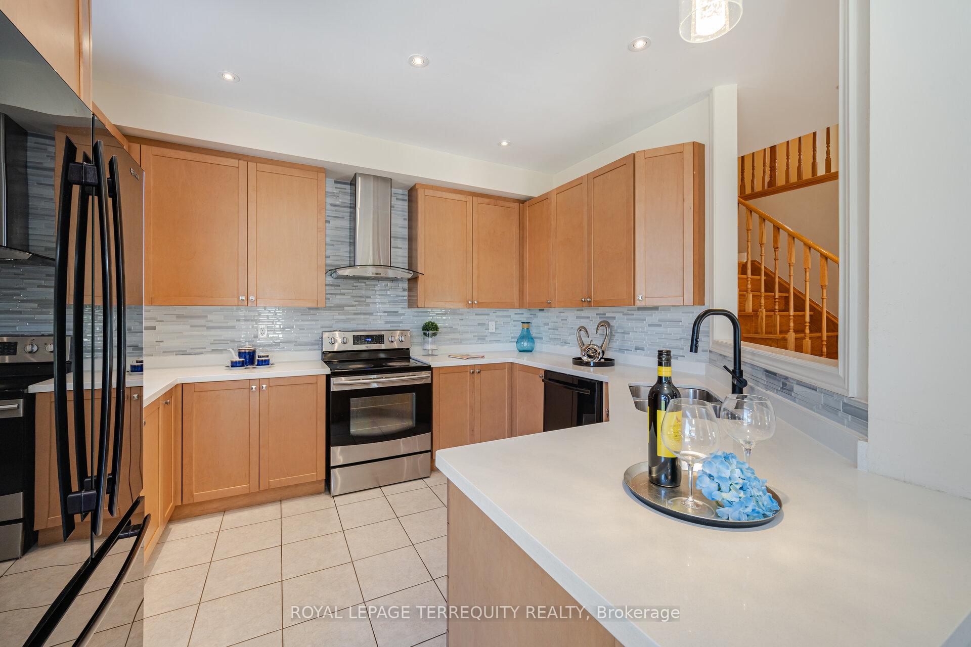 Photo 14 of 36 Chokecherry Crescent, Markham, Wismer — HOMEH