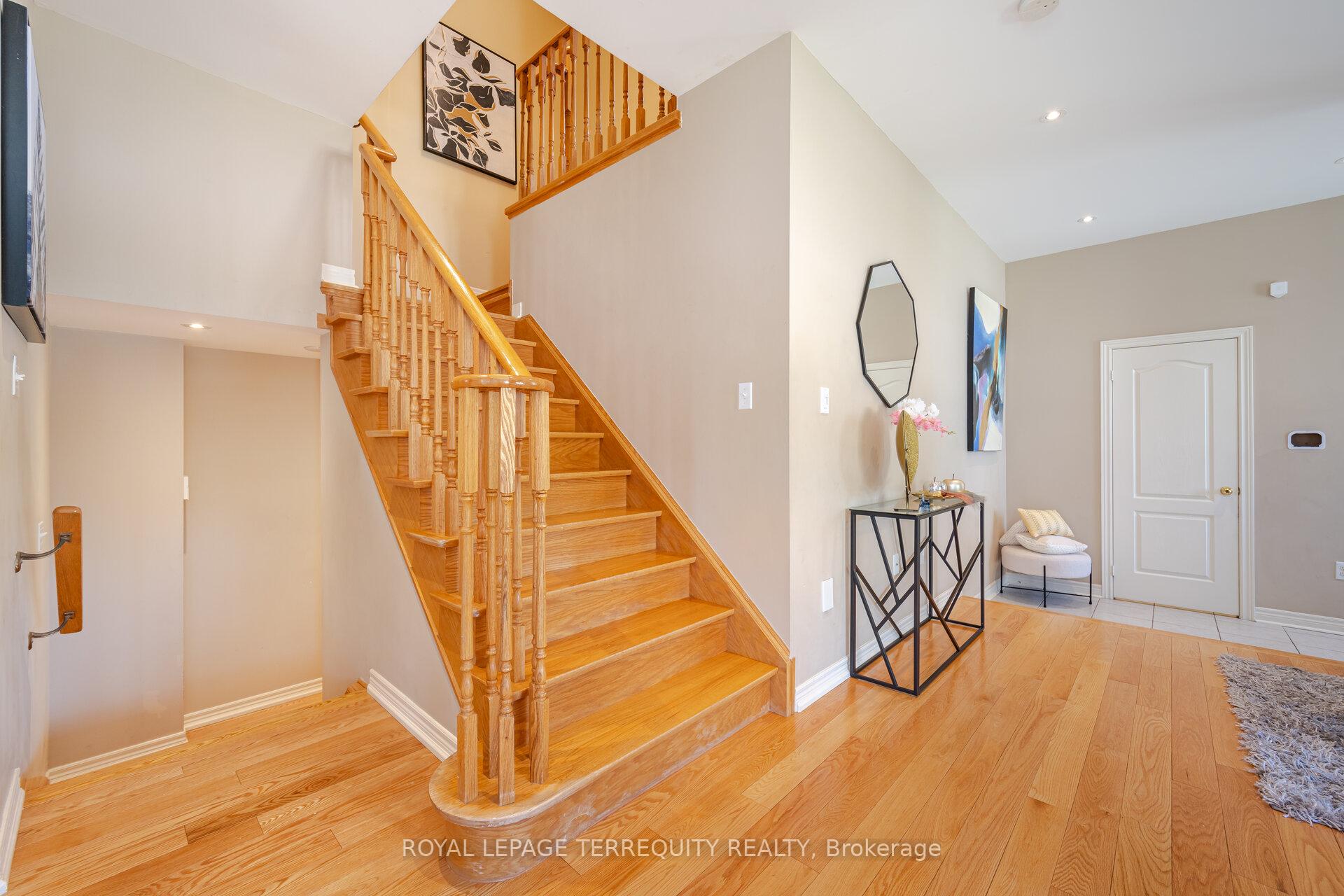 Photo 17 of 36 Chokecherry Crescent, Markham, Wismer — HOMEH