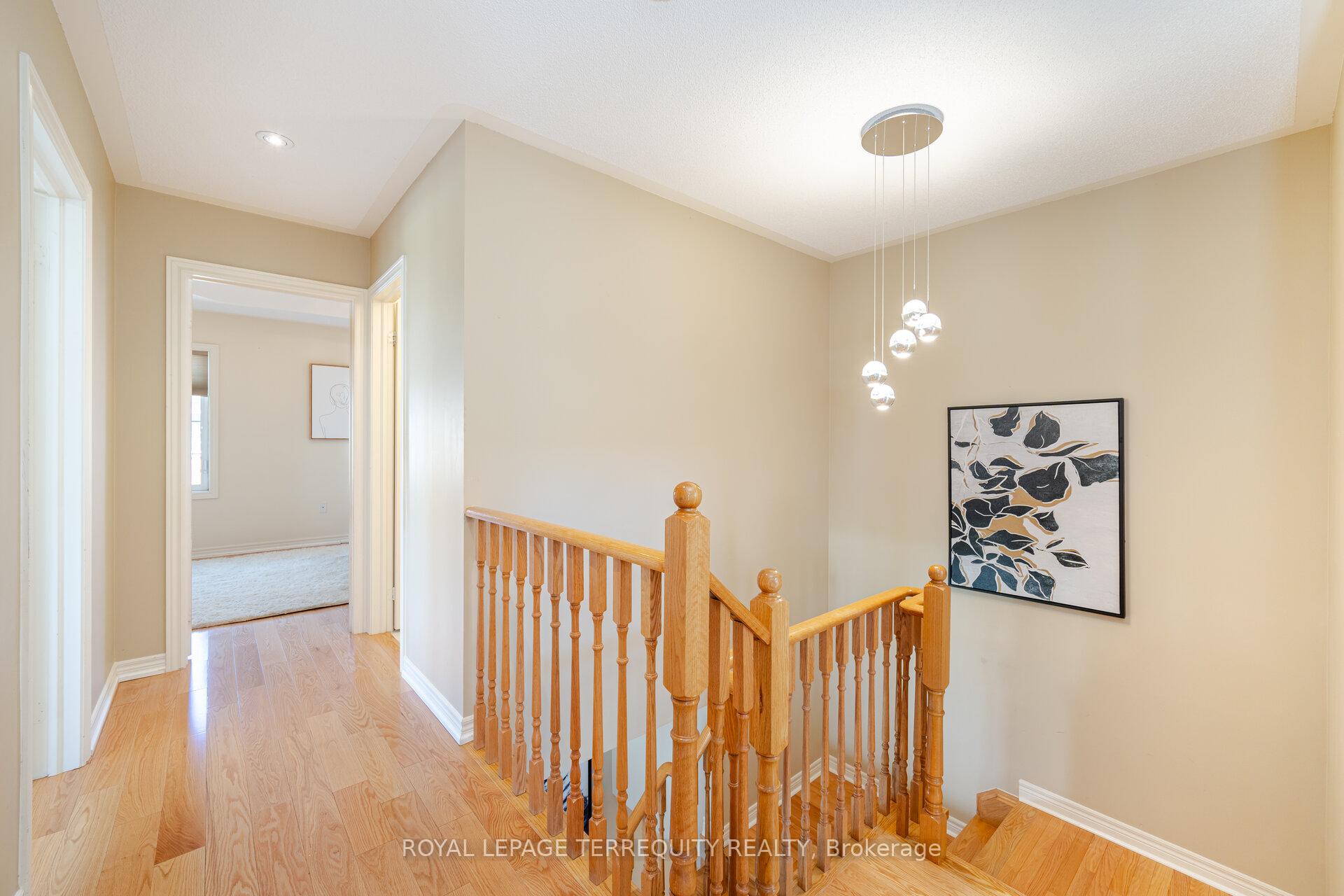 Photo 18 of 36 Chokecherry Crescent, Markham, Wismer — HOMEH