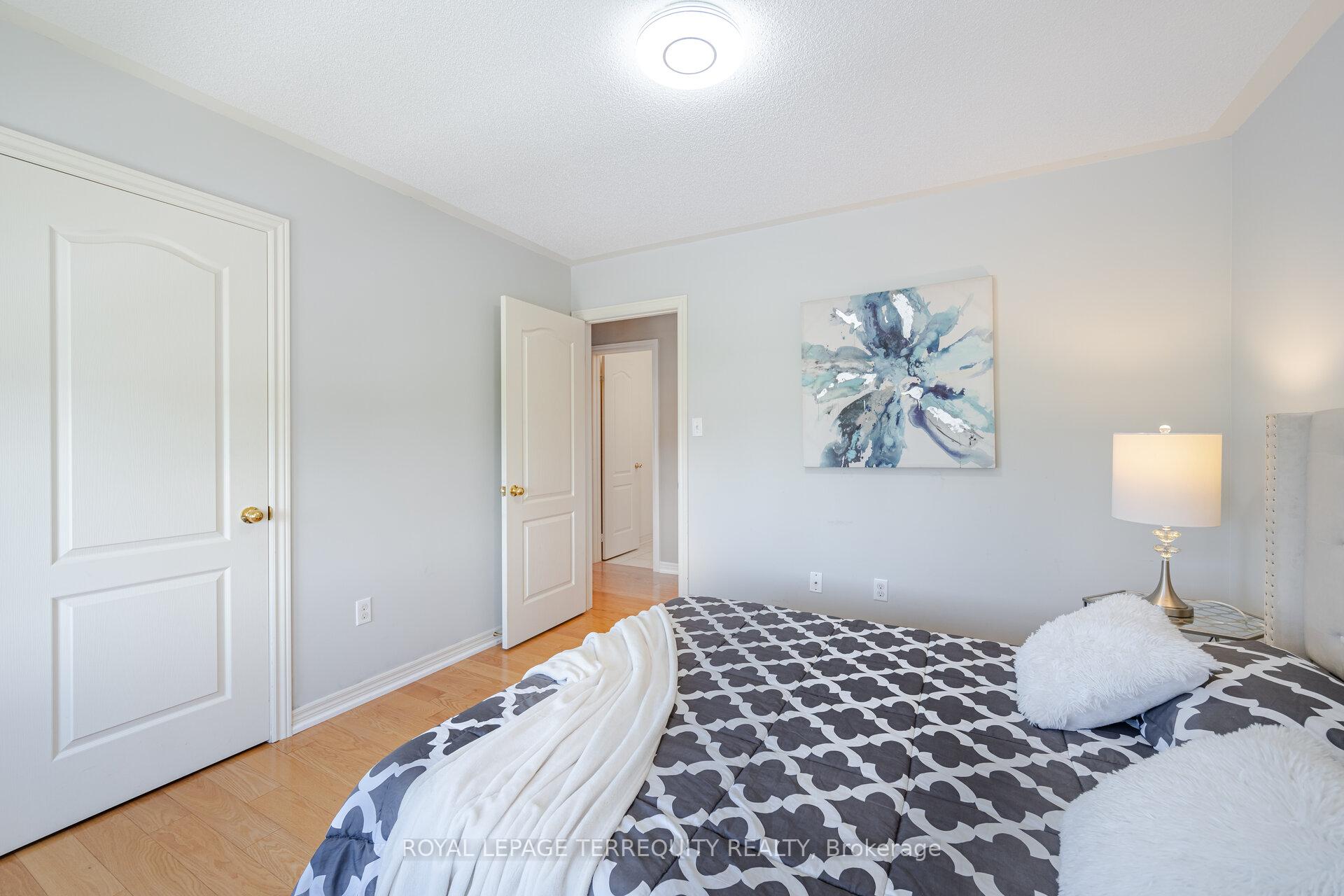 Photo 24 of 36 Chokecherry Crescent, Markham, Wismer — HOMEH