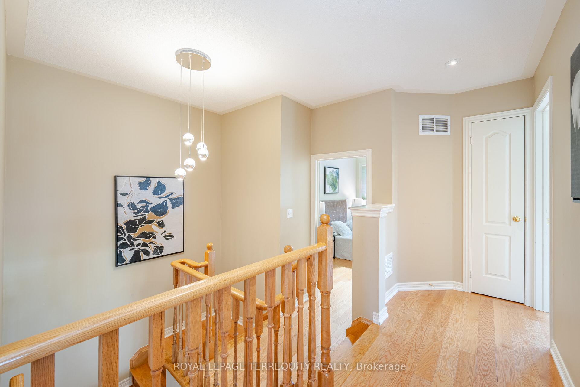 Photo 25 of 36 Chokecherry Crescent, Markham, Wismer — HOMEH