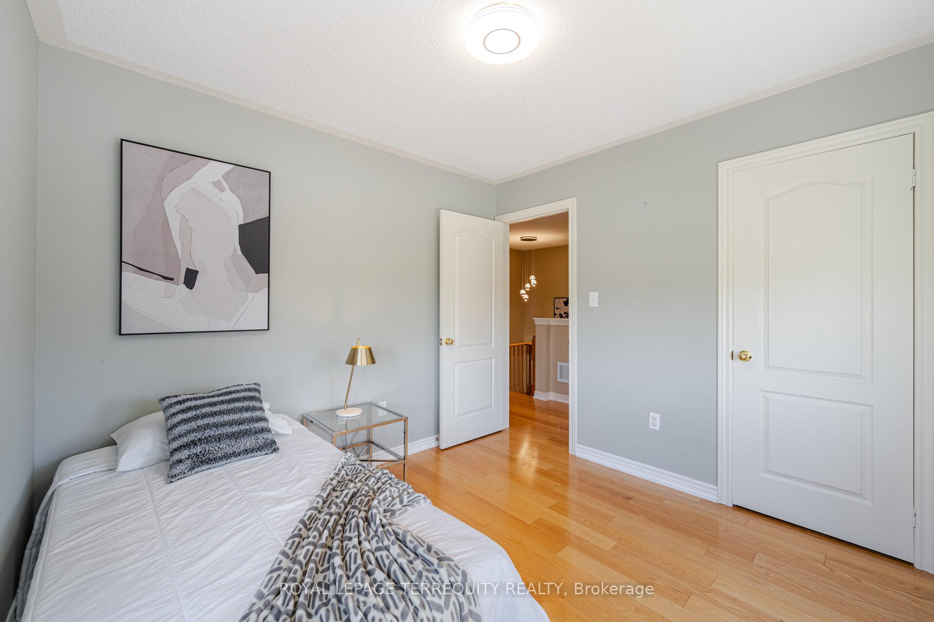 Photo 27 of 36 Chokecherry Crescent, Markham, Wismer — HOMEH
