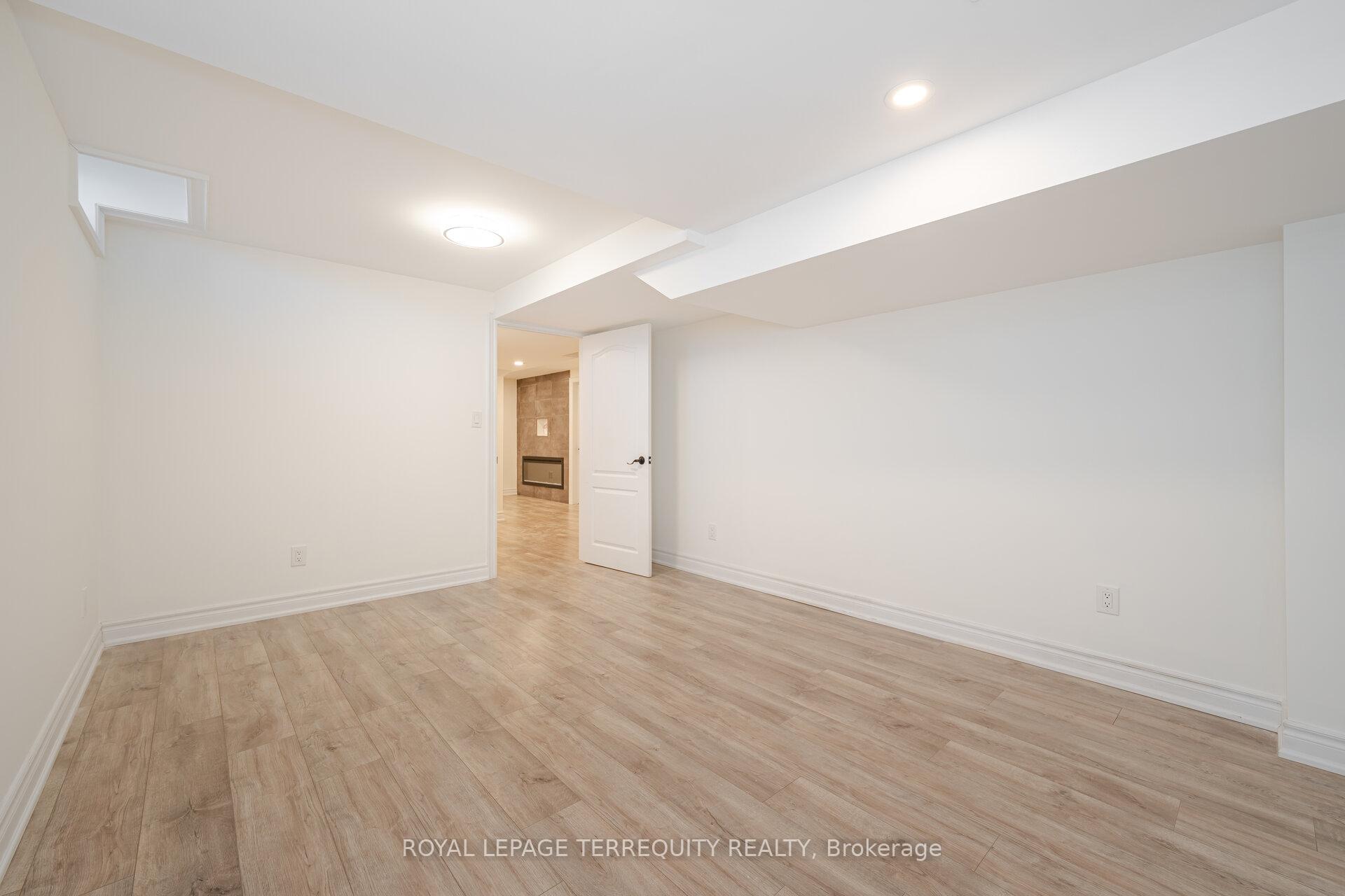 Photo 34 of 36 Chokecherry Crescent, Markham, Wismer — HOMEH