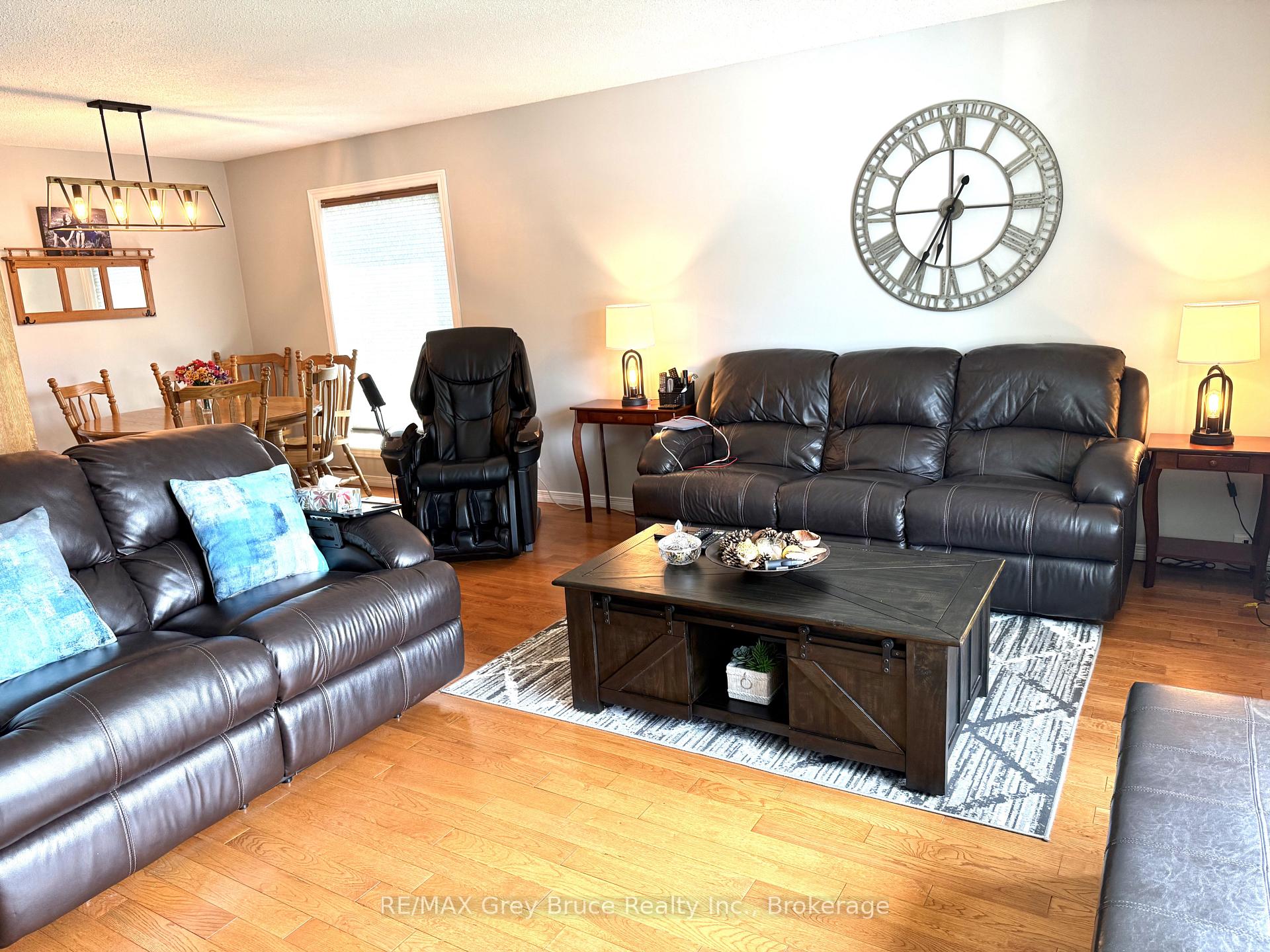 Photo 2 of 17 Armstrong Crescent, Grey Highlands — HOMEH