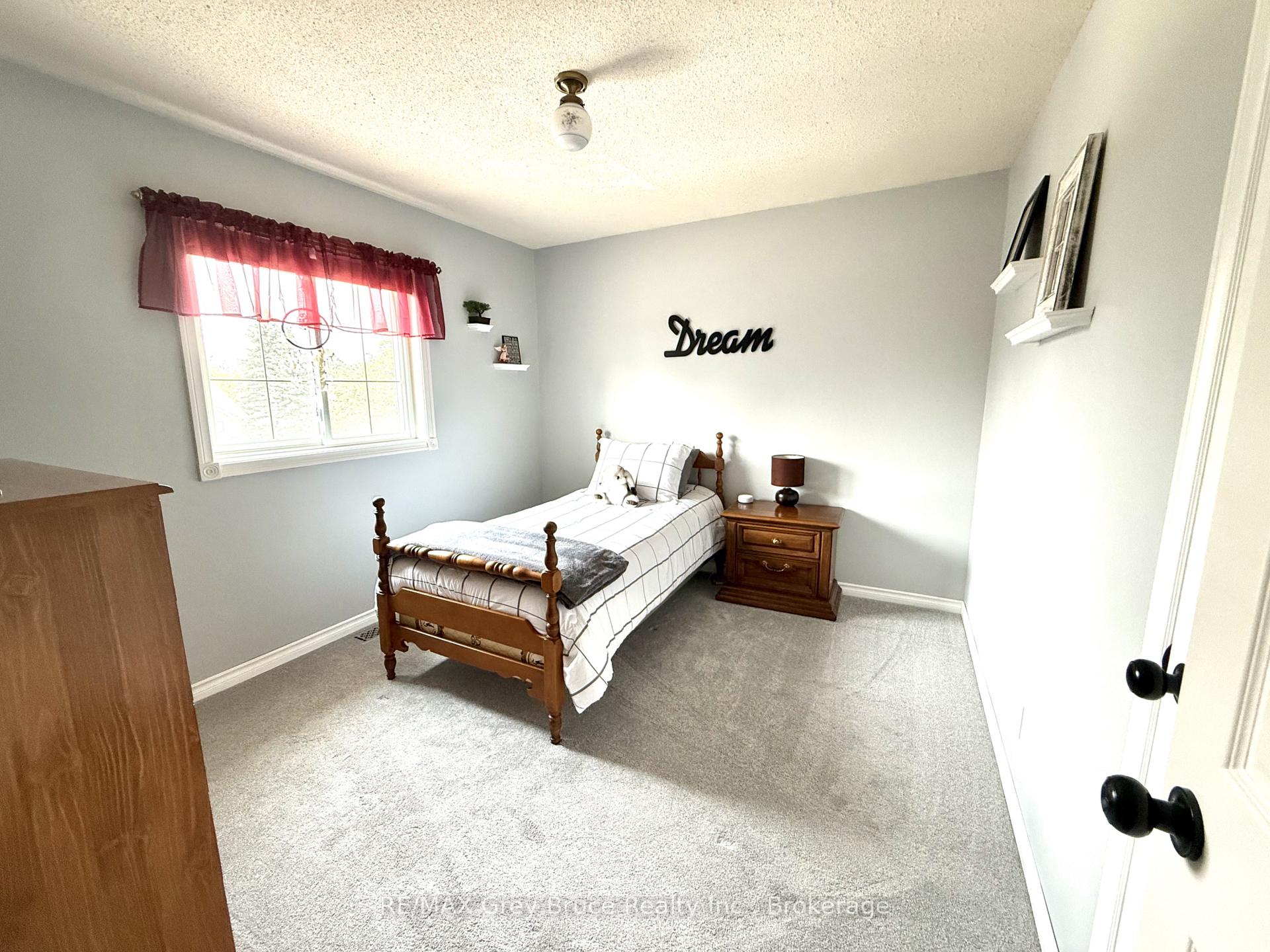 Photo 18 of 17 Armstrong Crescent, Grey Highlands — HOMEH