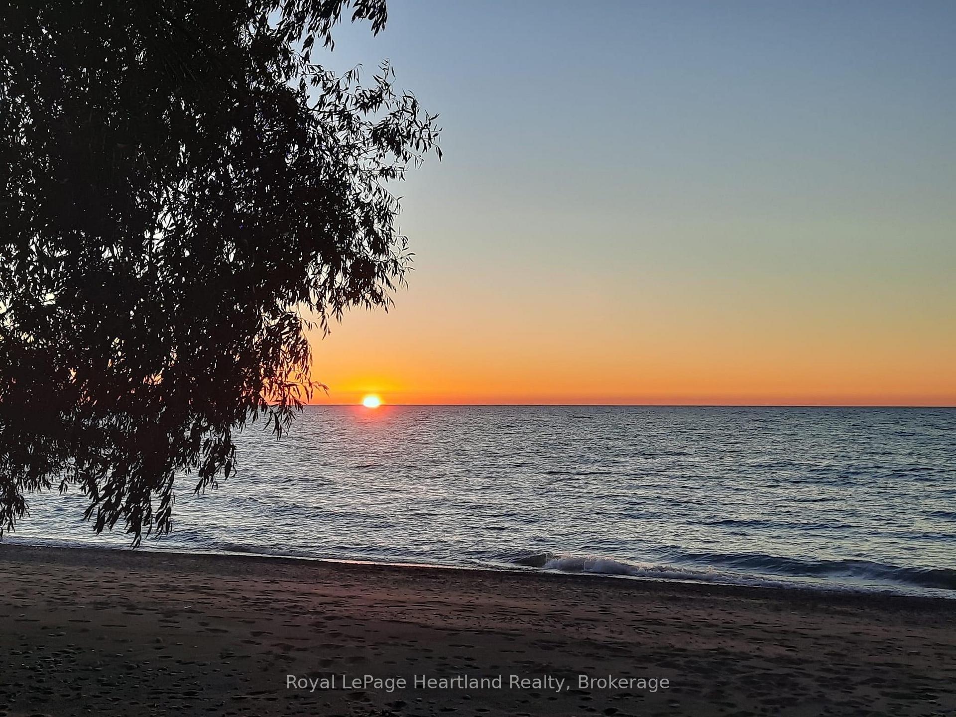 Photo 2 of 12 Cherokee Lane, Ashfield-Colborne-Wawanosh, Colborne — HOMEH